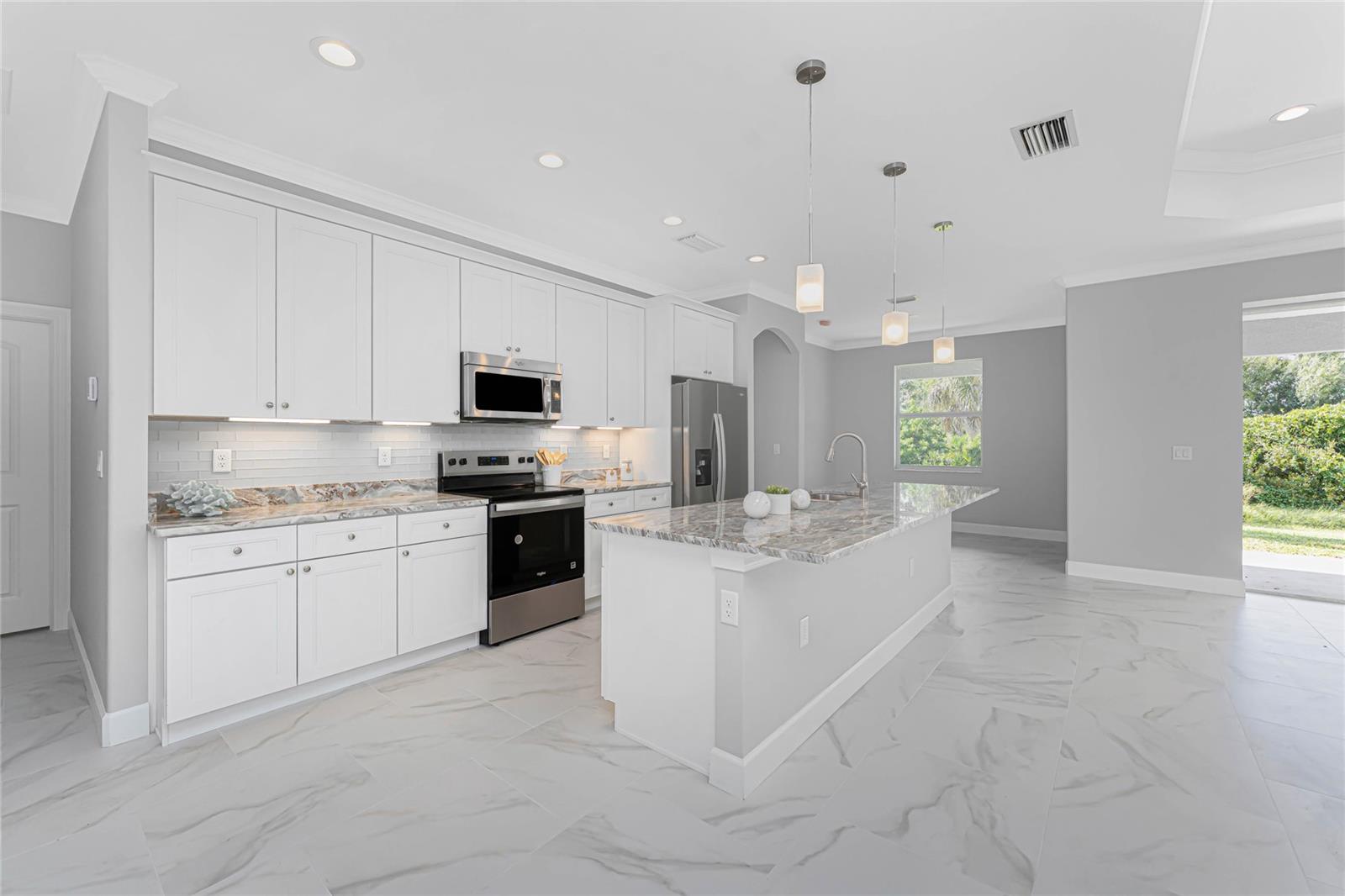 ROTONDA LAKES - Residential
