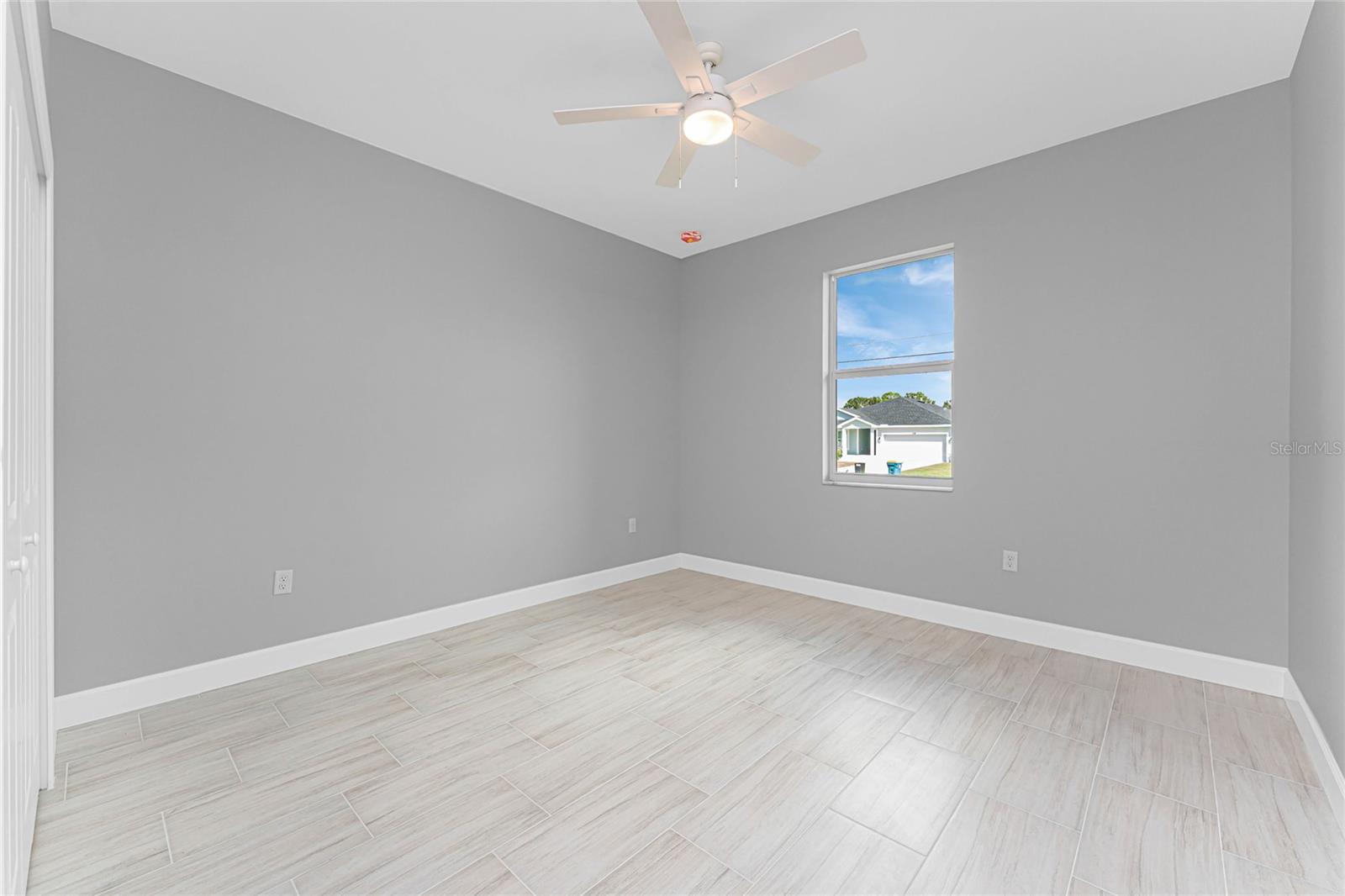 ROTONDA LAKES - Residential