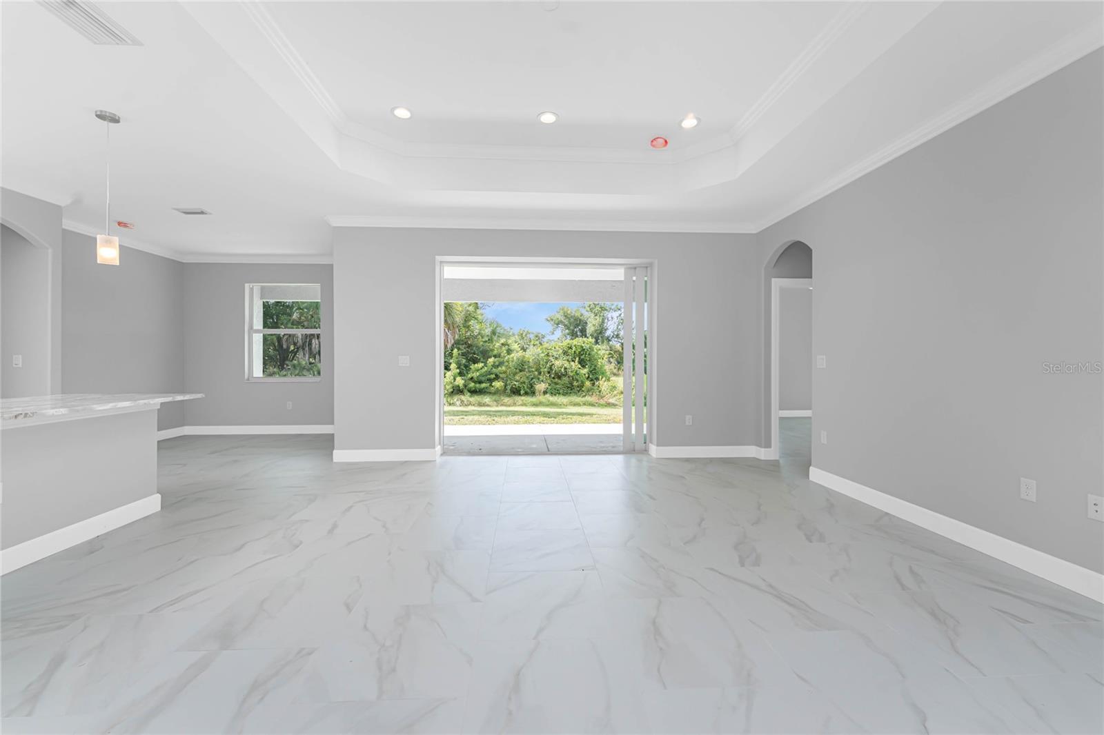 ROTONDA LAKES - Residential