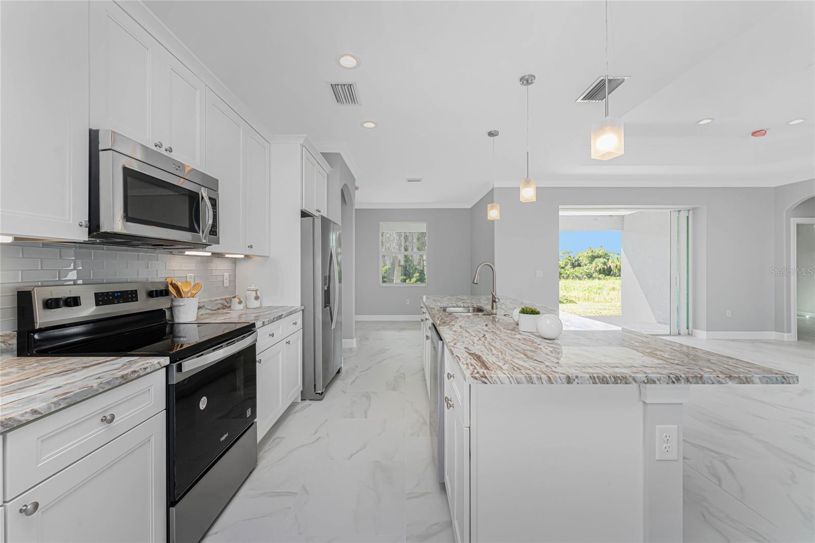 ROTONDA LAKES - Residential