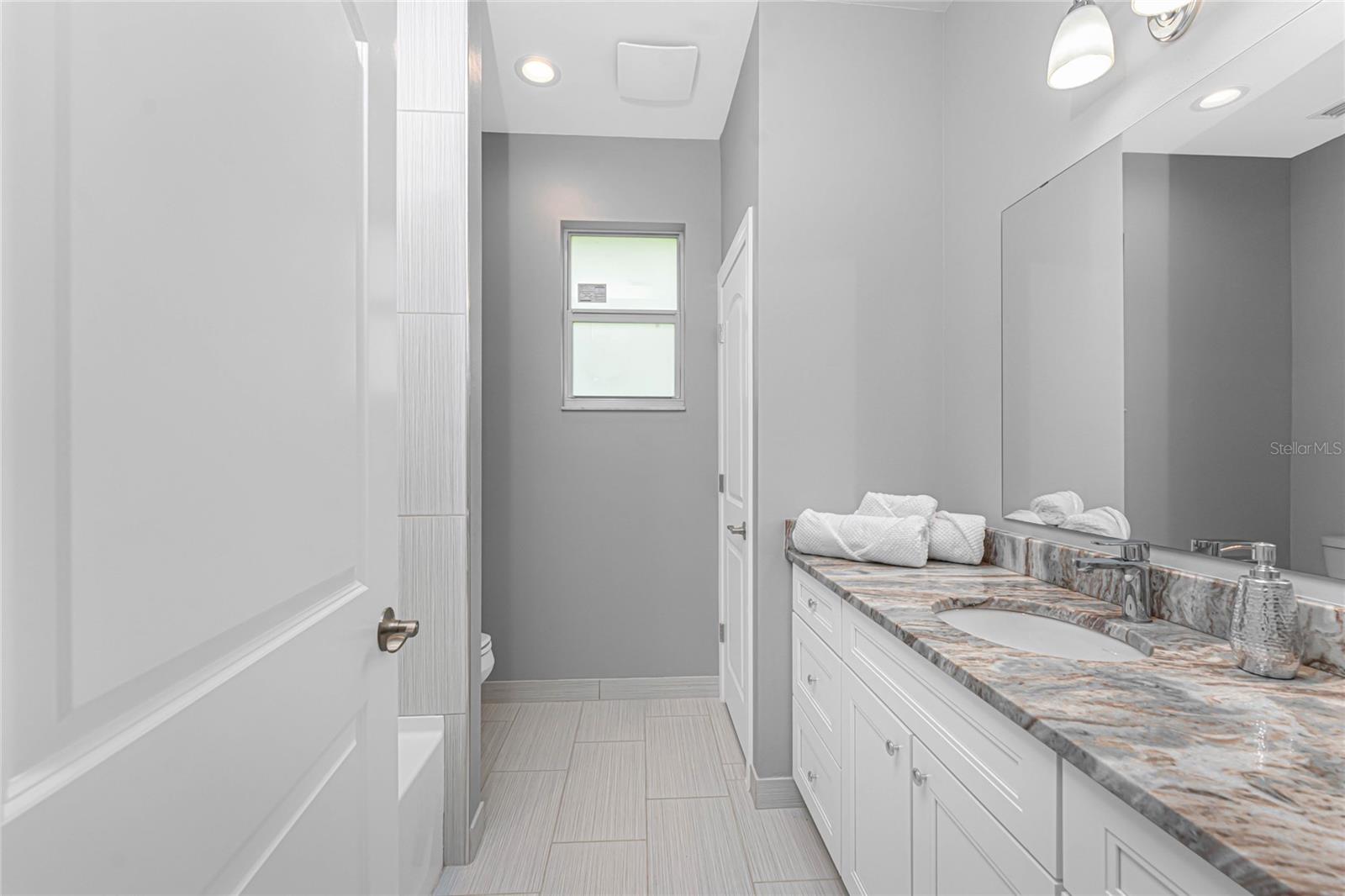 ROTONDA LAKES - Residential