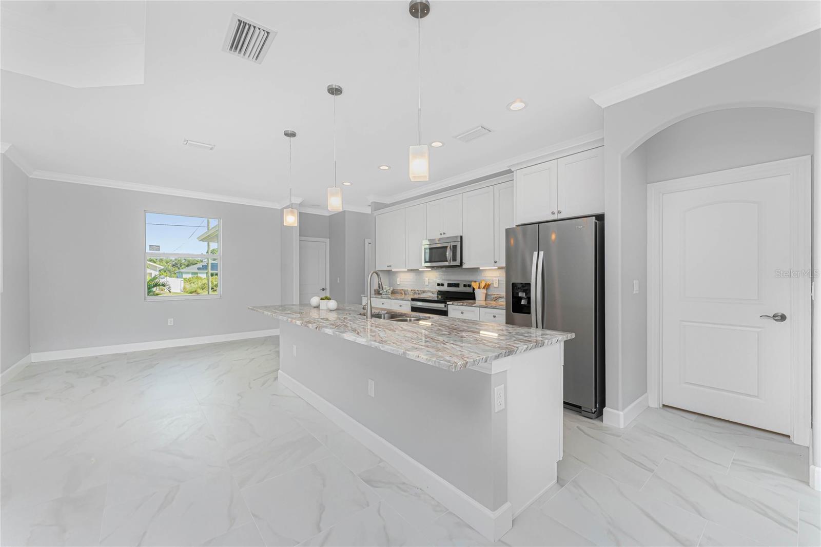 ROTONDA LAKES - Residential