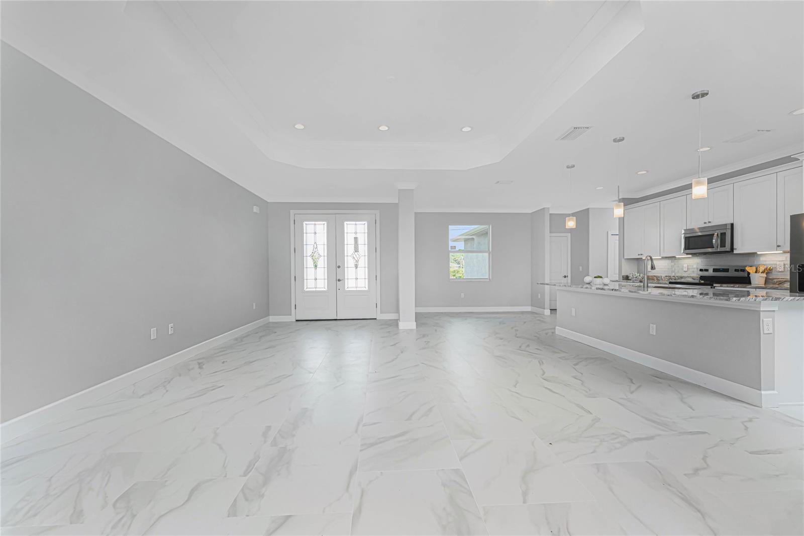 ROTONDA LAKES - Residential