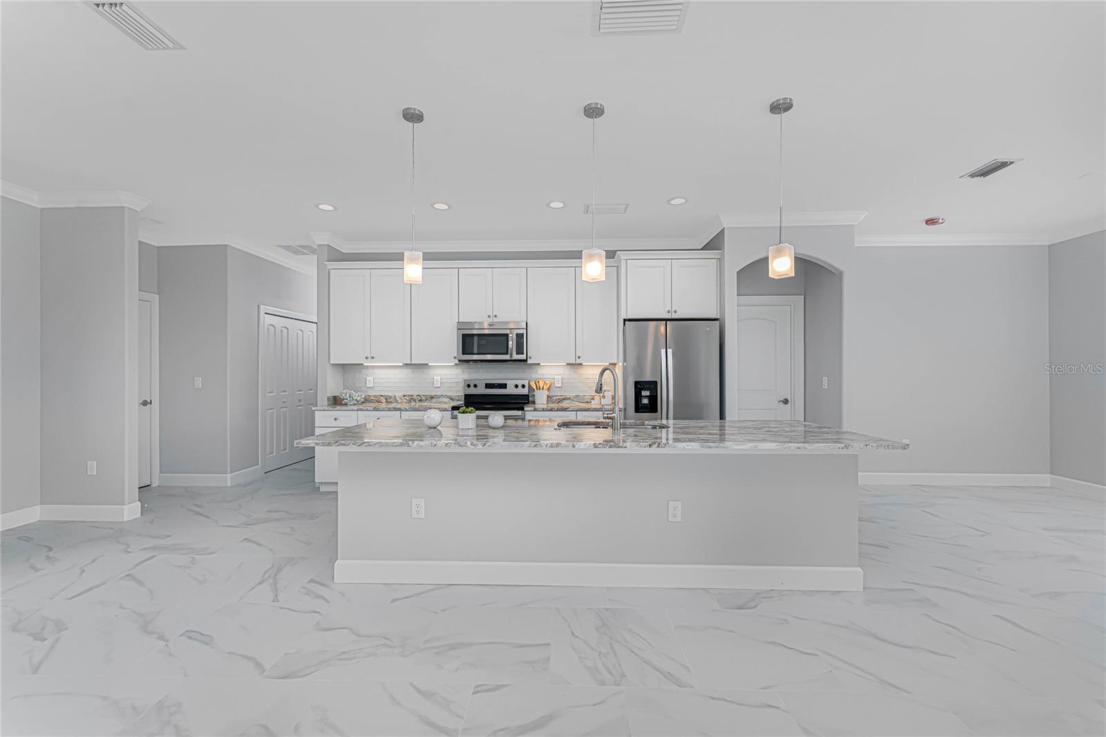 ROTONDA LAKES - Residential