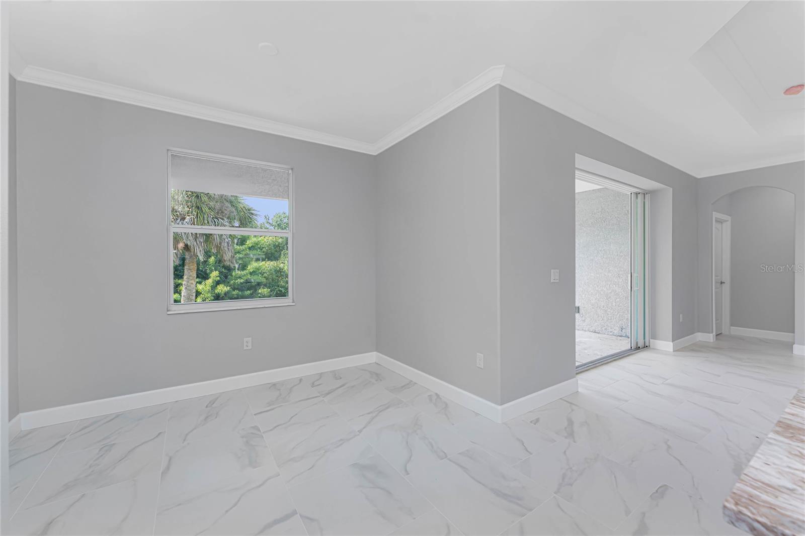 ROTONDA LAKES - Residential
