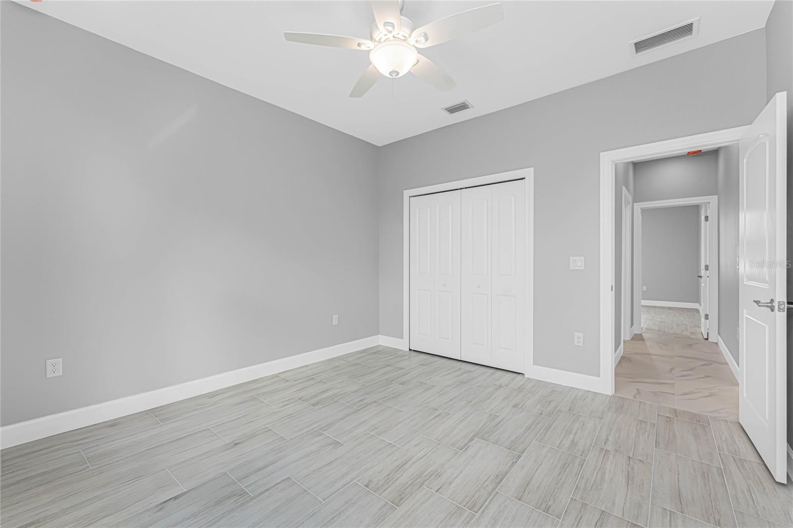 ROTONDA LAKES - Residential