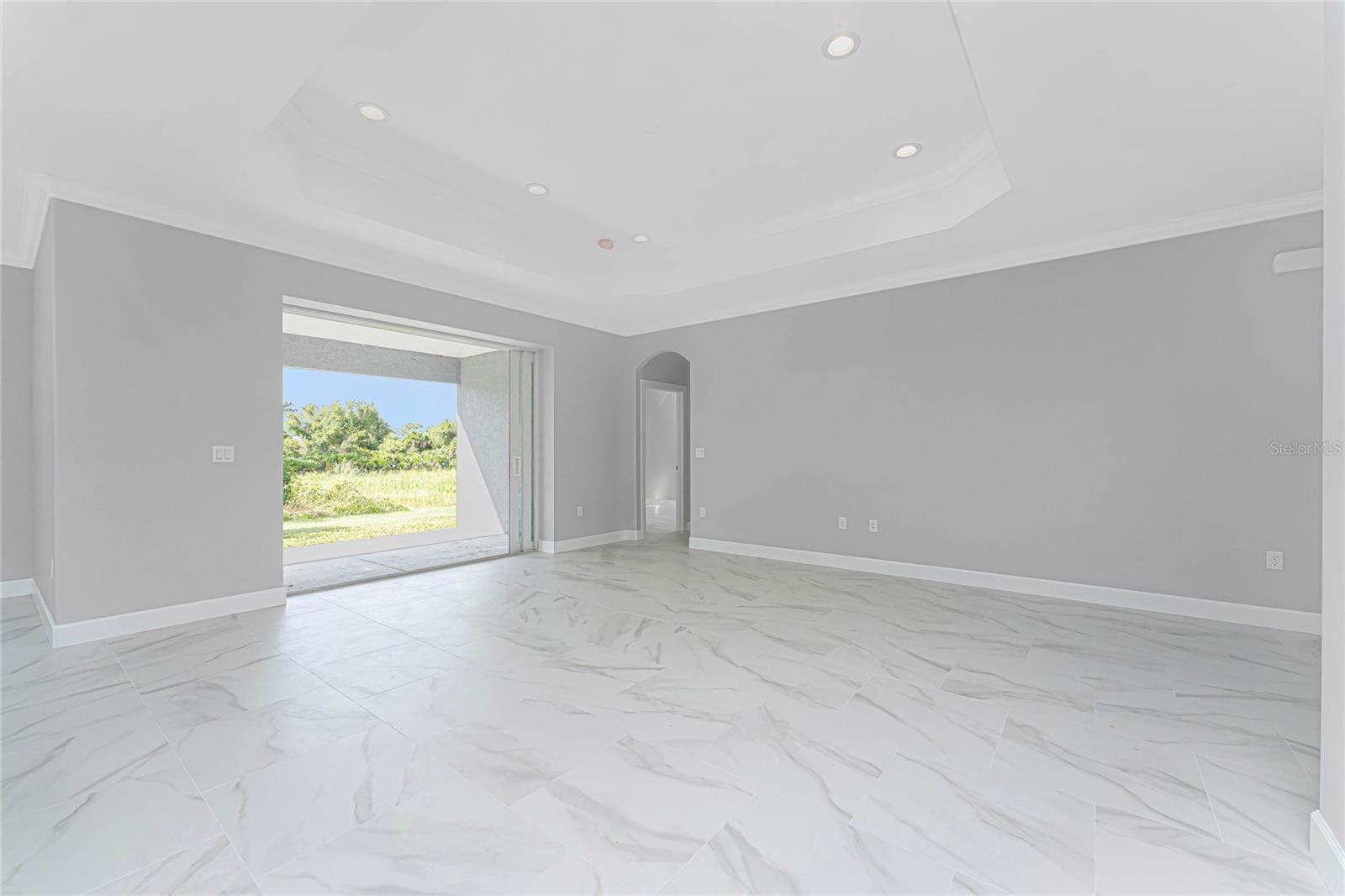 ROTONDA LAKES - Residential