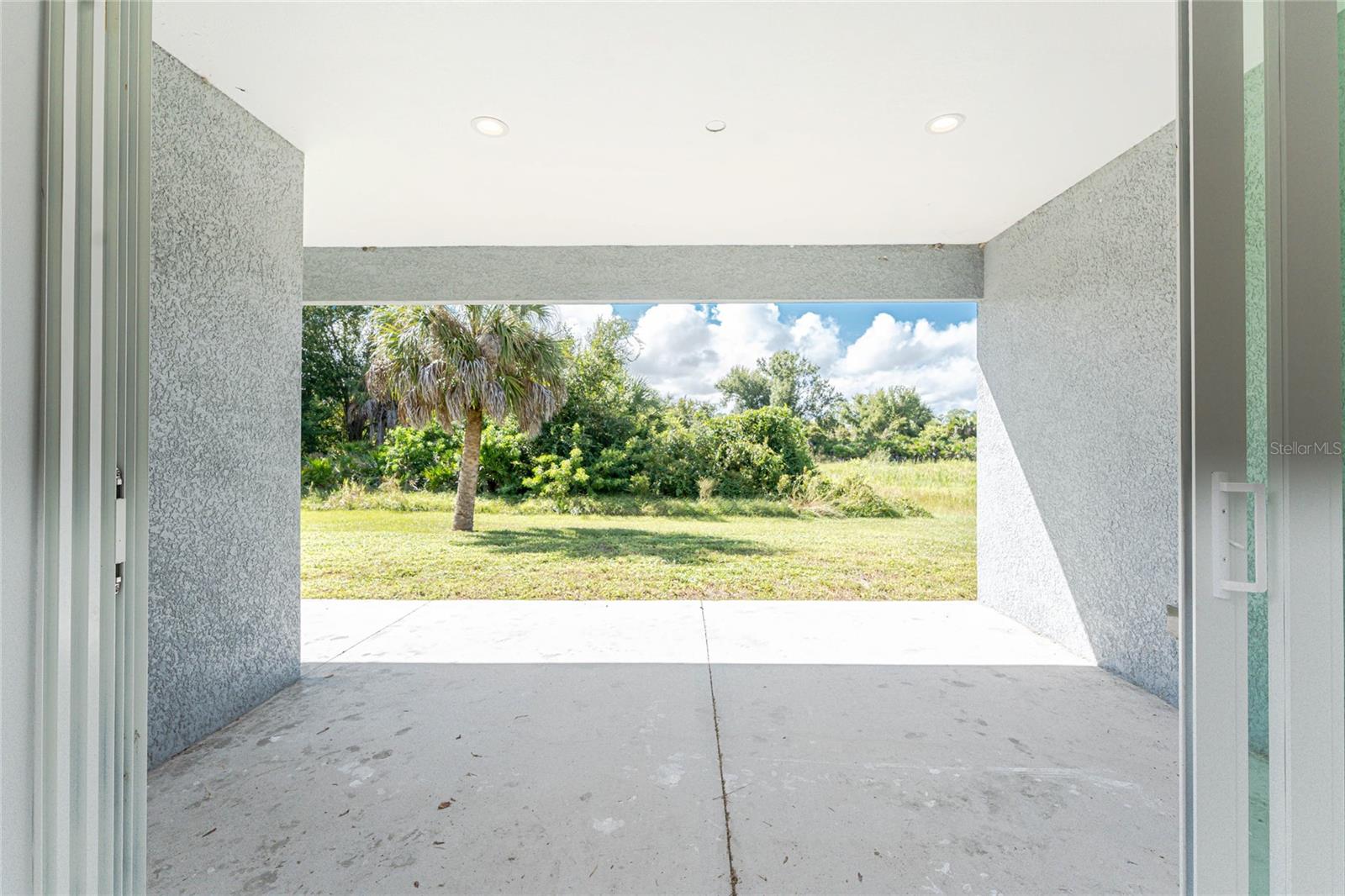 ROTONDA LAKES - Residential