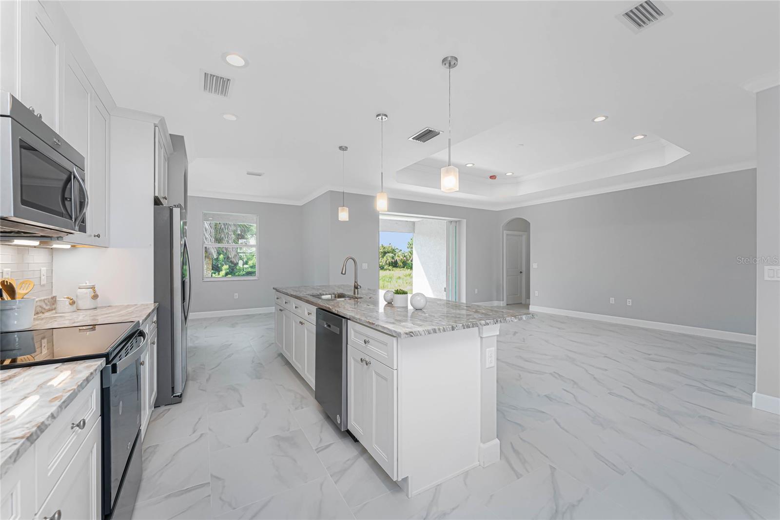 ROTONDA LAKES - Residential