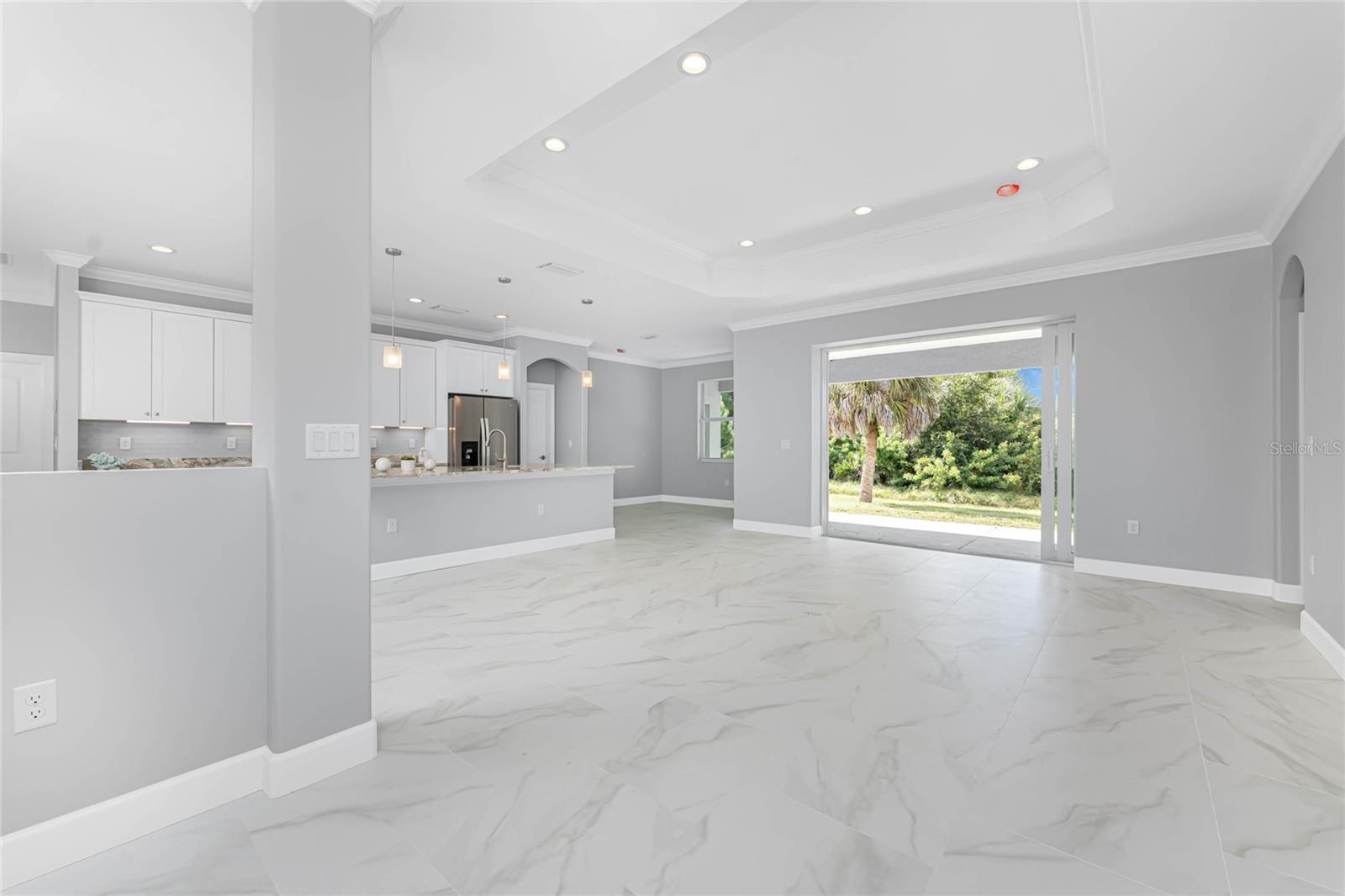 ROTONDA LAKES - Residential
