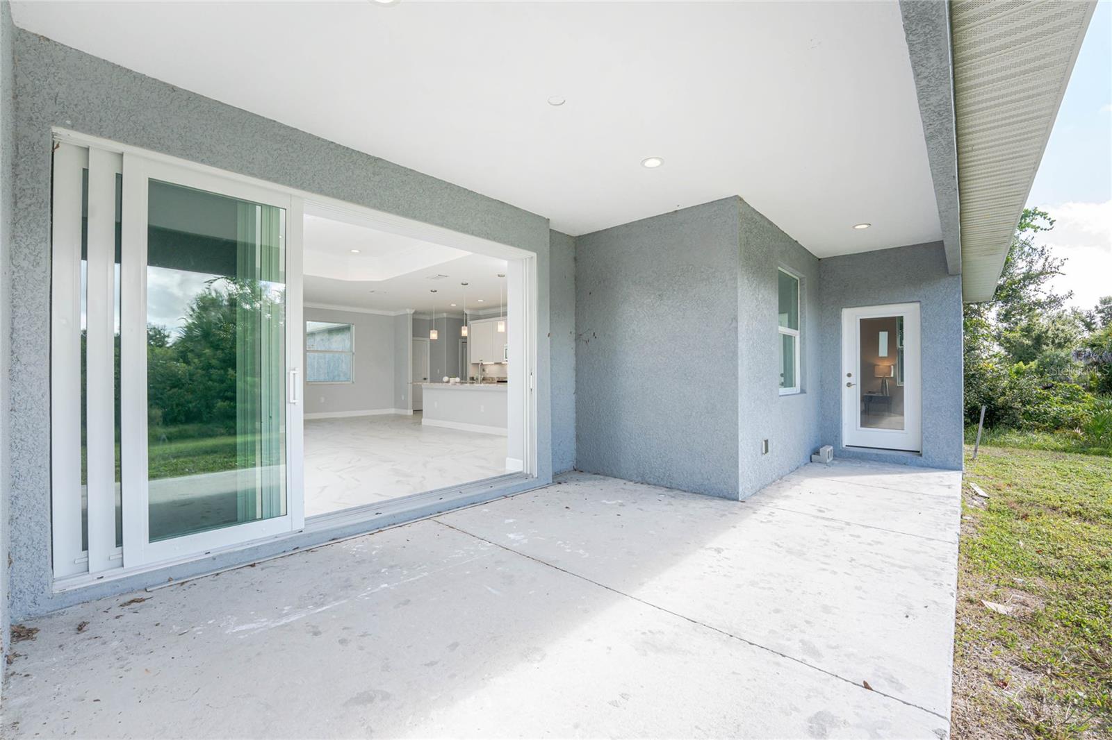 ROTONDA LAKES - Residential