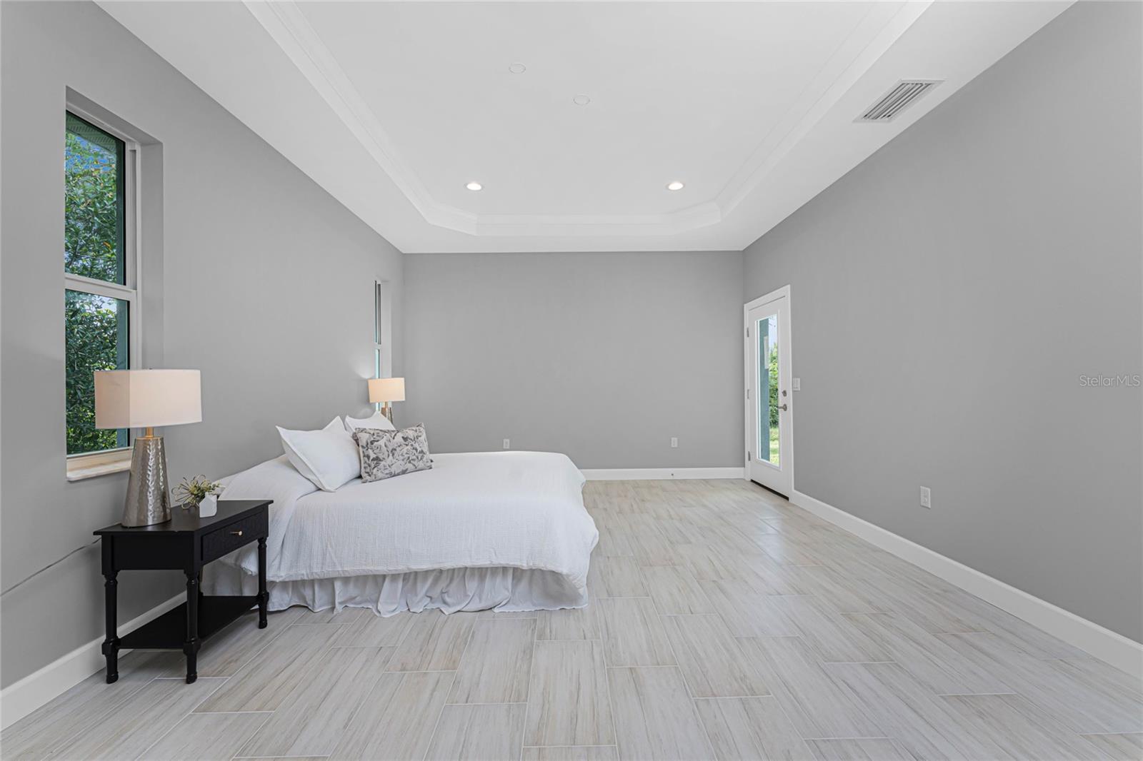 ROTONDA LAKES - Residential