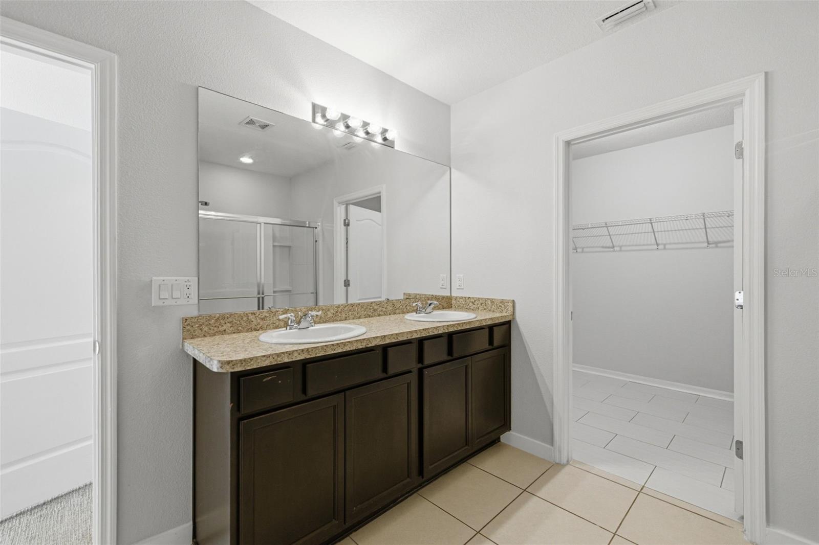 BAHIA OAKS UN #5 - Residential