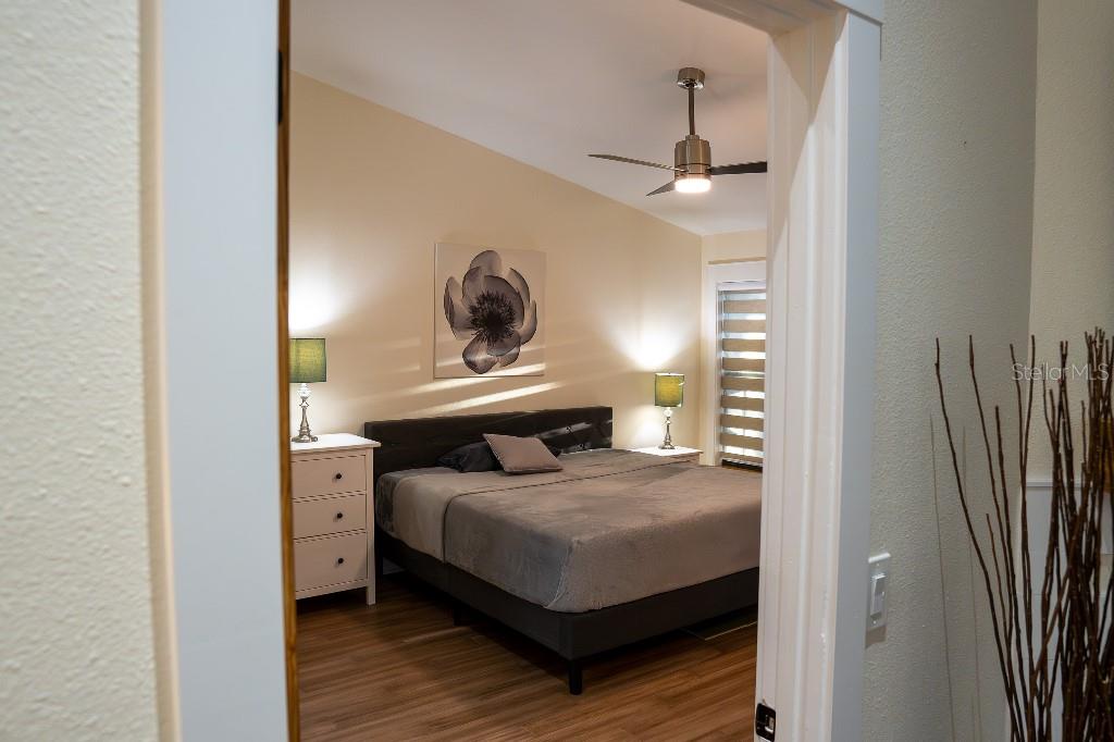 SALEM SQUARE - Residential