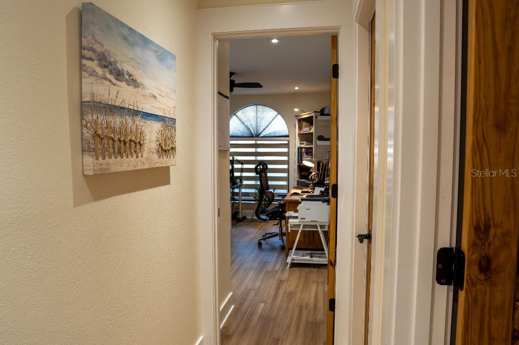 SALEM SQUARE - Residential