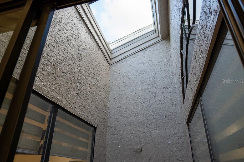 SALEM SQUARE - Residential