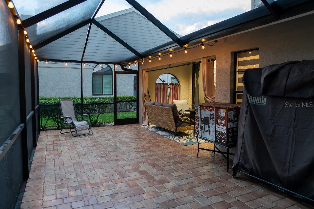 SALEM SQUARE - Residential