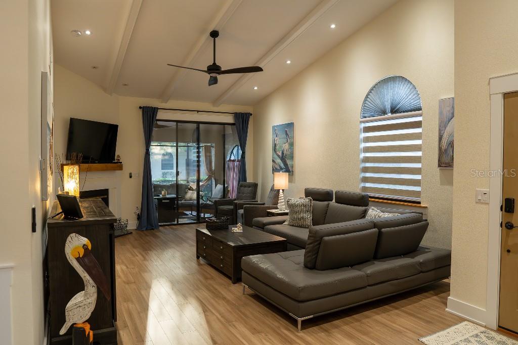 SALEM SQUARE - Residential