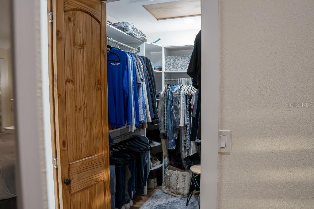 SALEM SQUARE - Residential