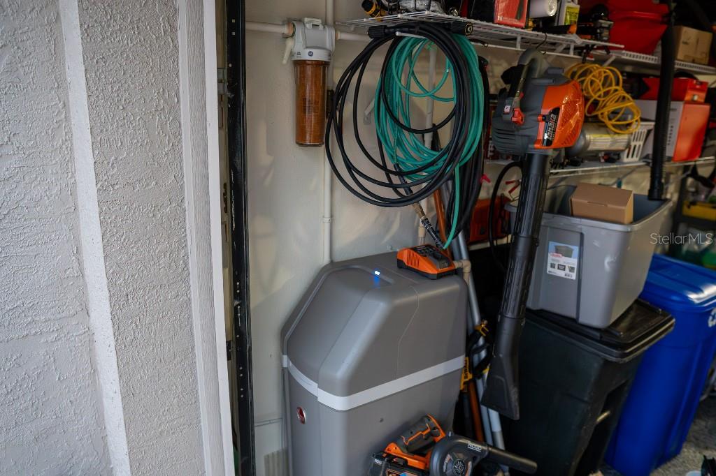 SALEM SQUARE - Residential