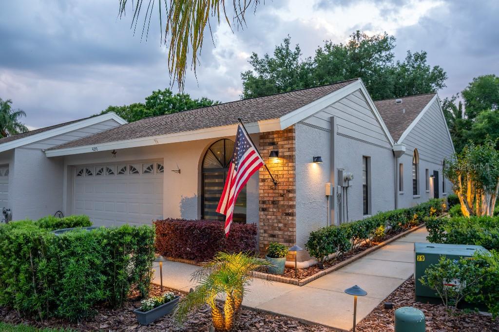 SALEM SQUARE - Residential