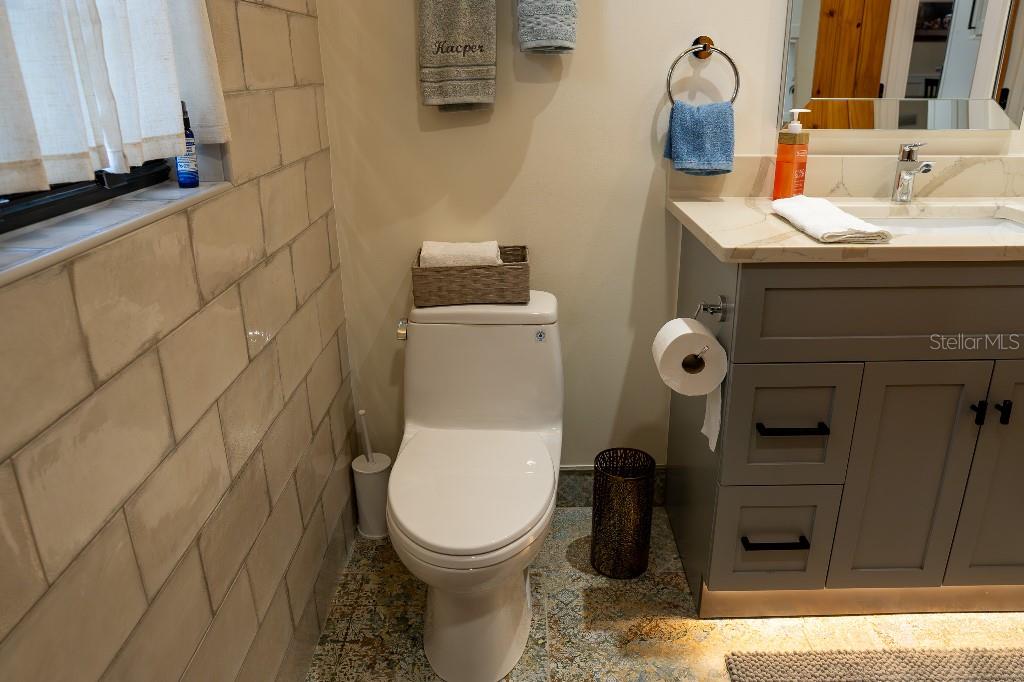 SALEM SQUARE - Residential