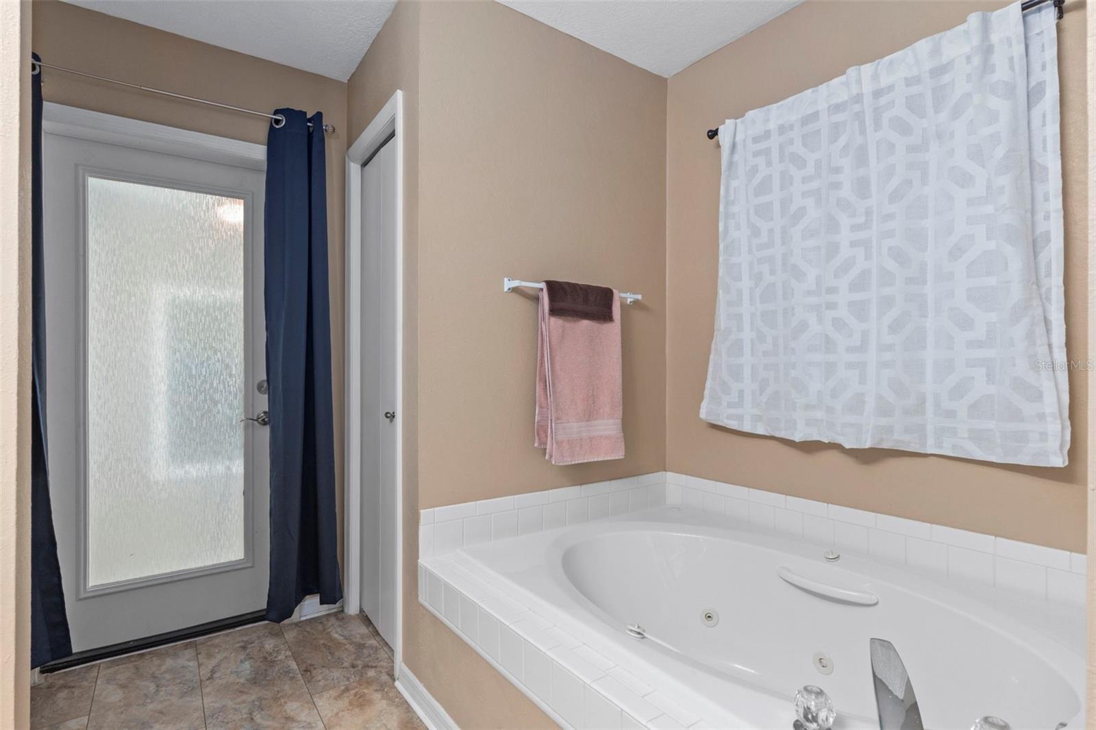 PINE RIDGE UNIT 03 - Residential