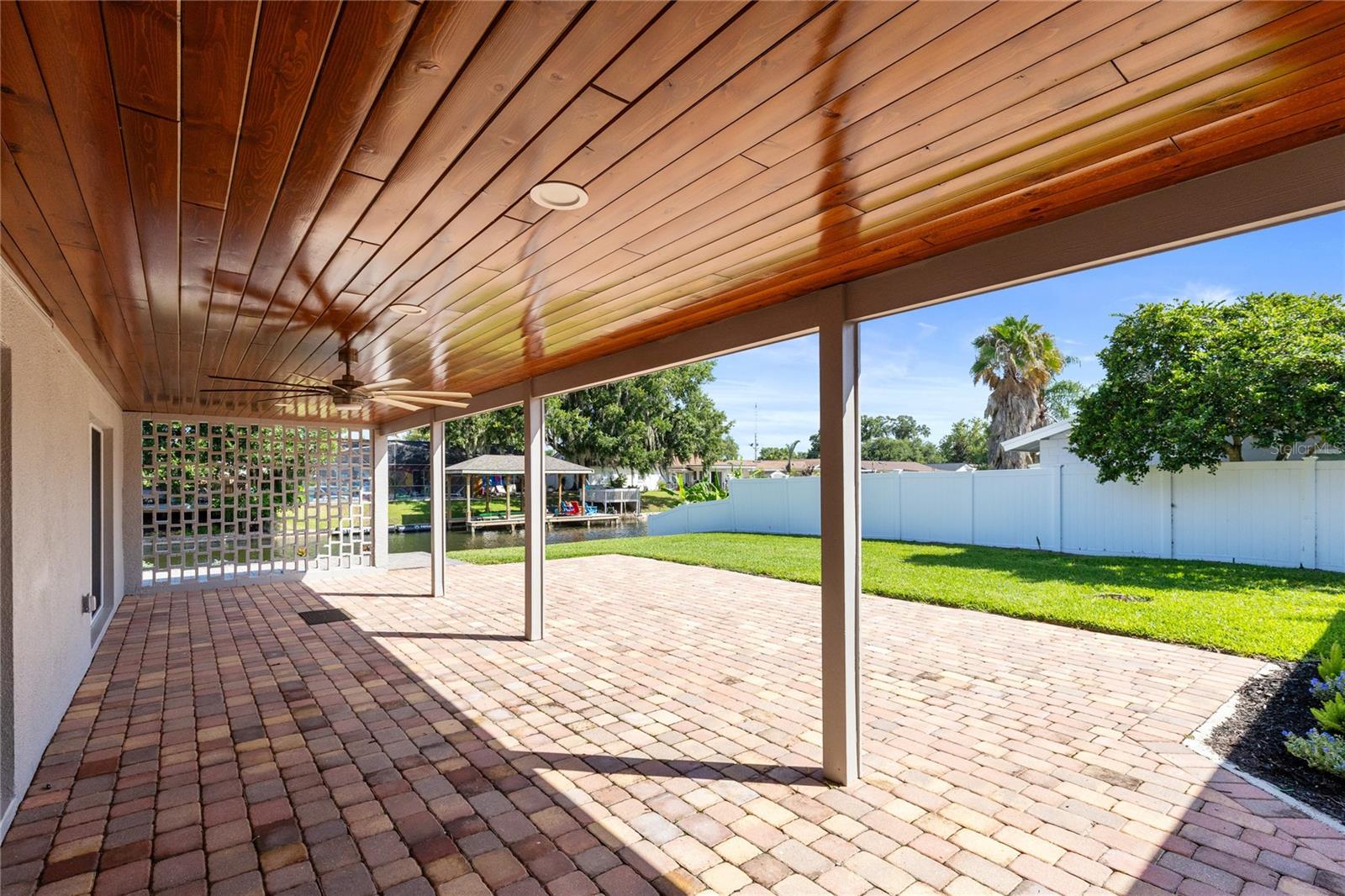 2501 REEF COURT