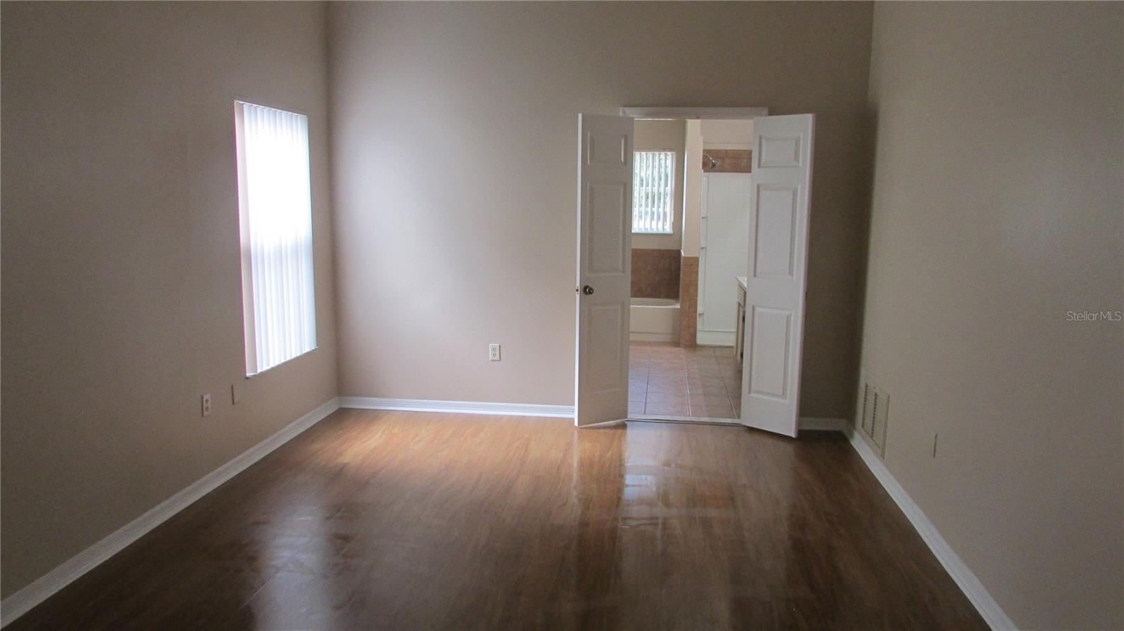 RAVENSWOOD VILLAGE - Residential