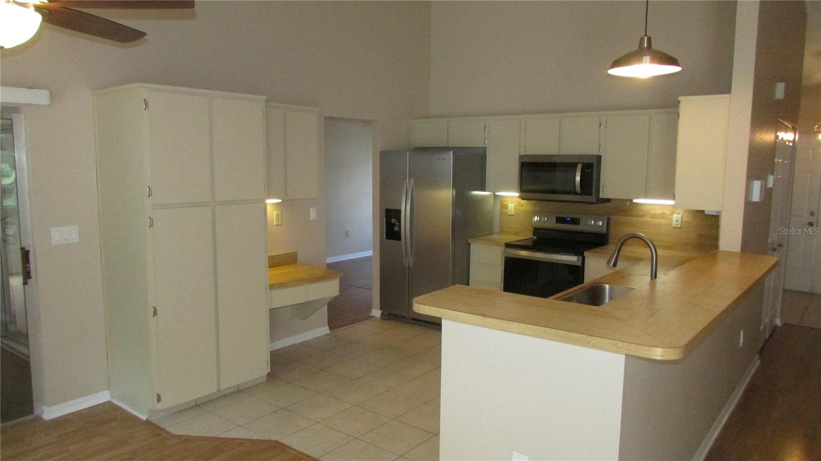 RAVENSWOOD VILLAGE - Residential