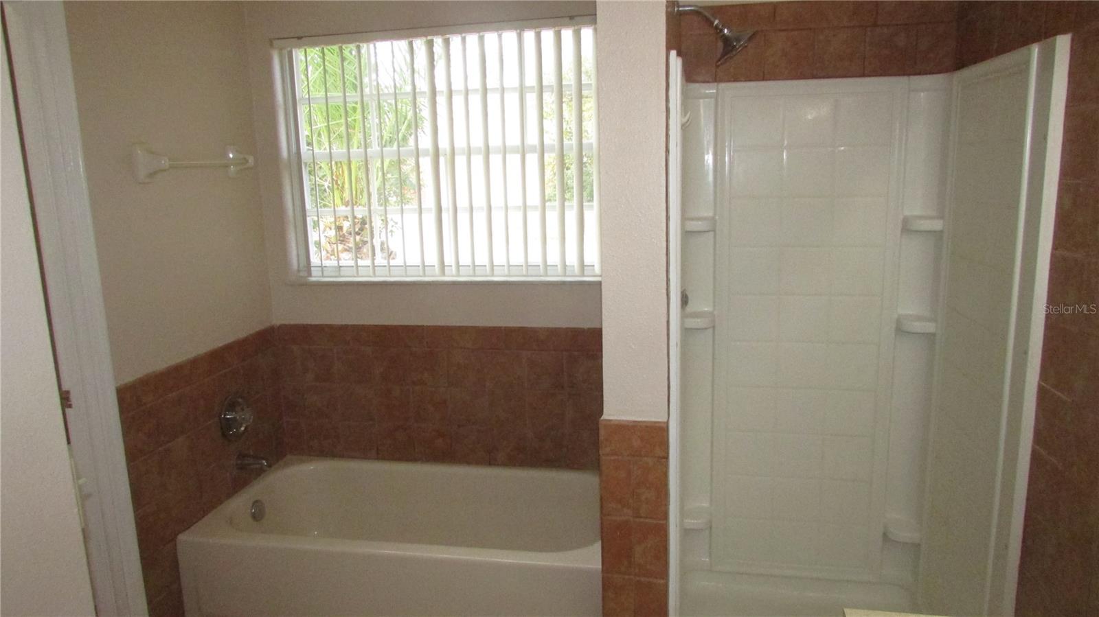 RAVENSWOOD VILLAGE - Residential