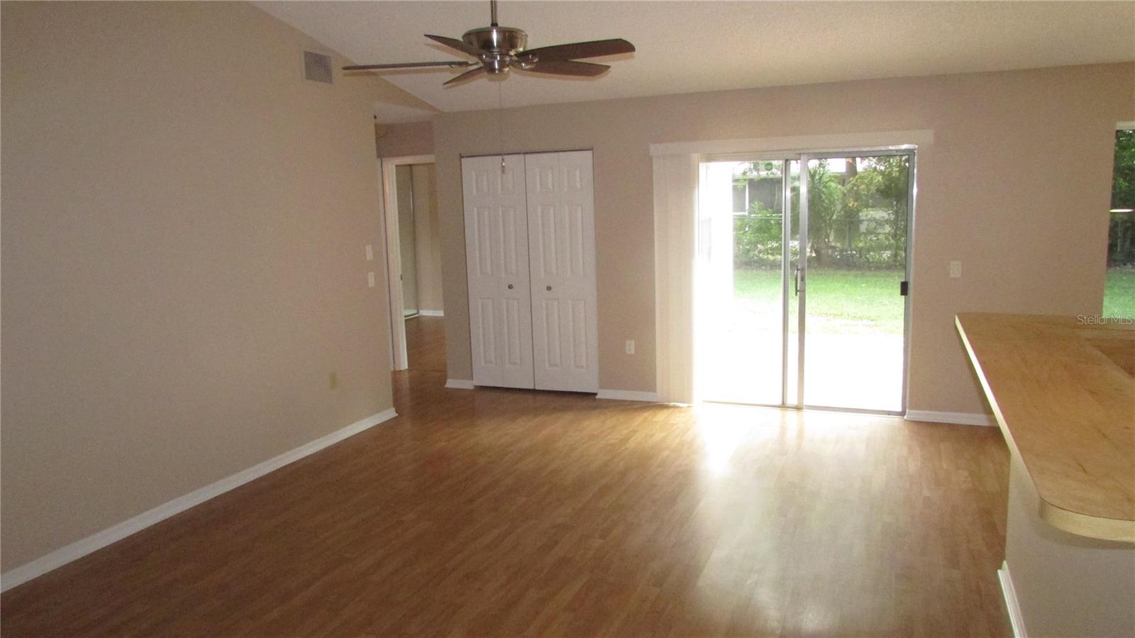 RAVENSWOOD VILLAGE - Residential