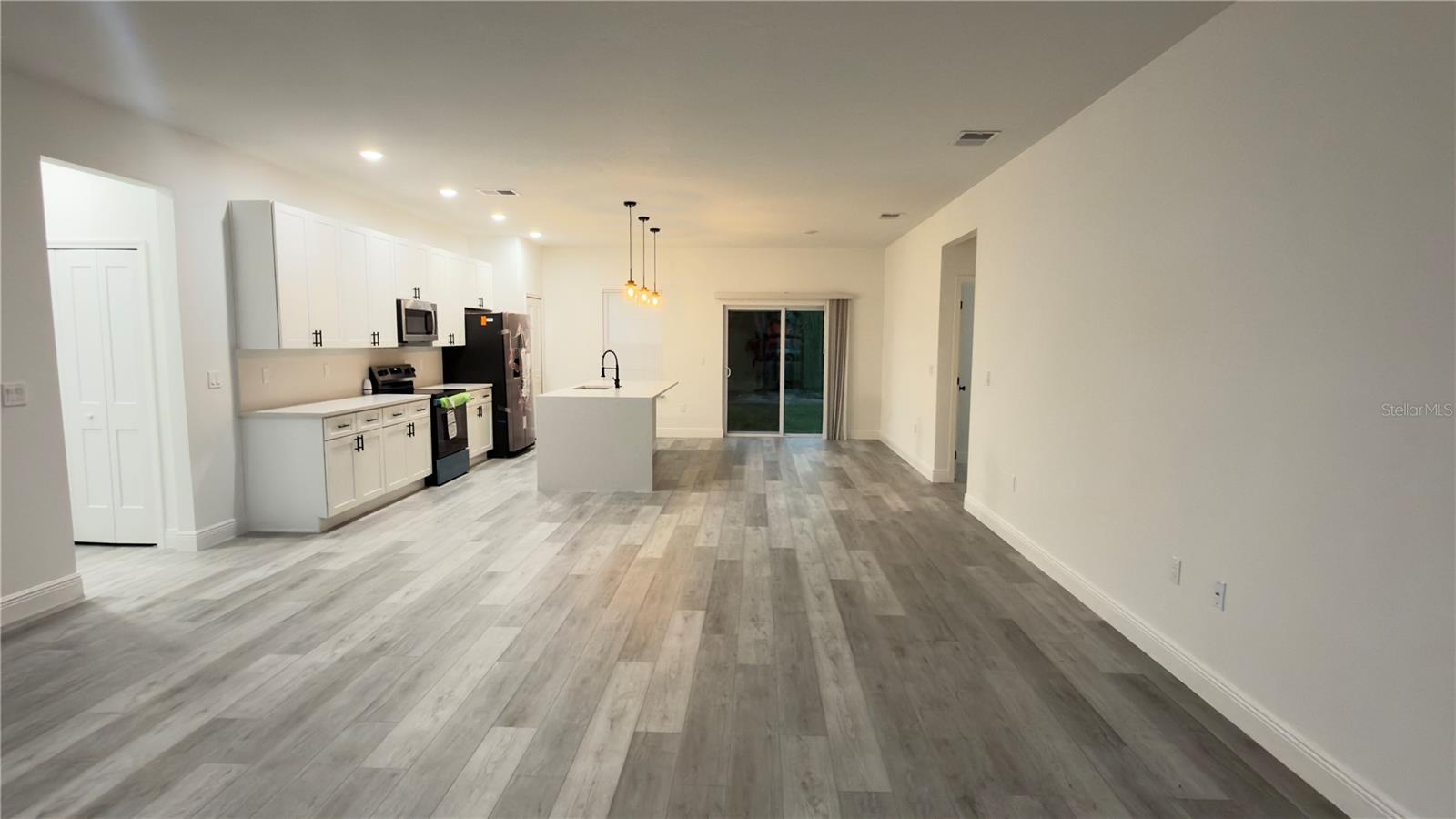 MARION OAKS UN 10 - Residential Lease