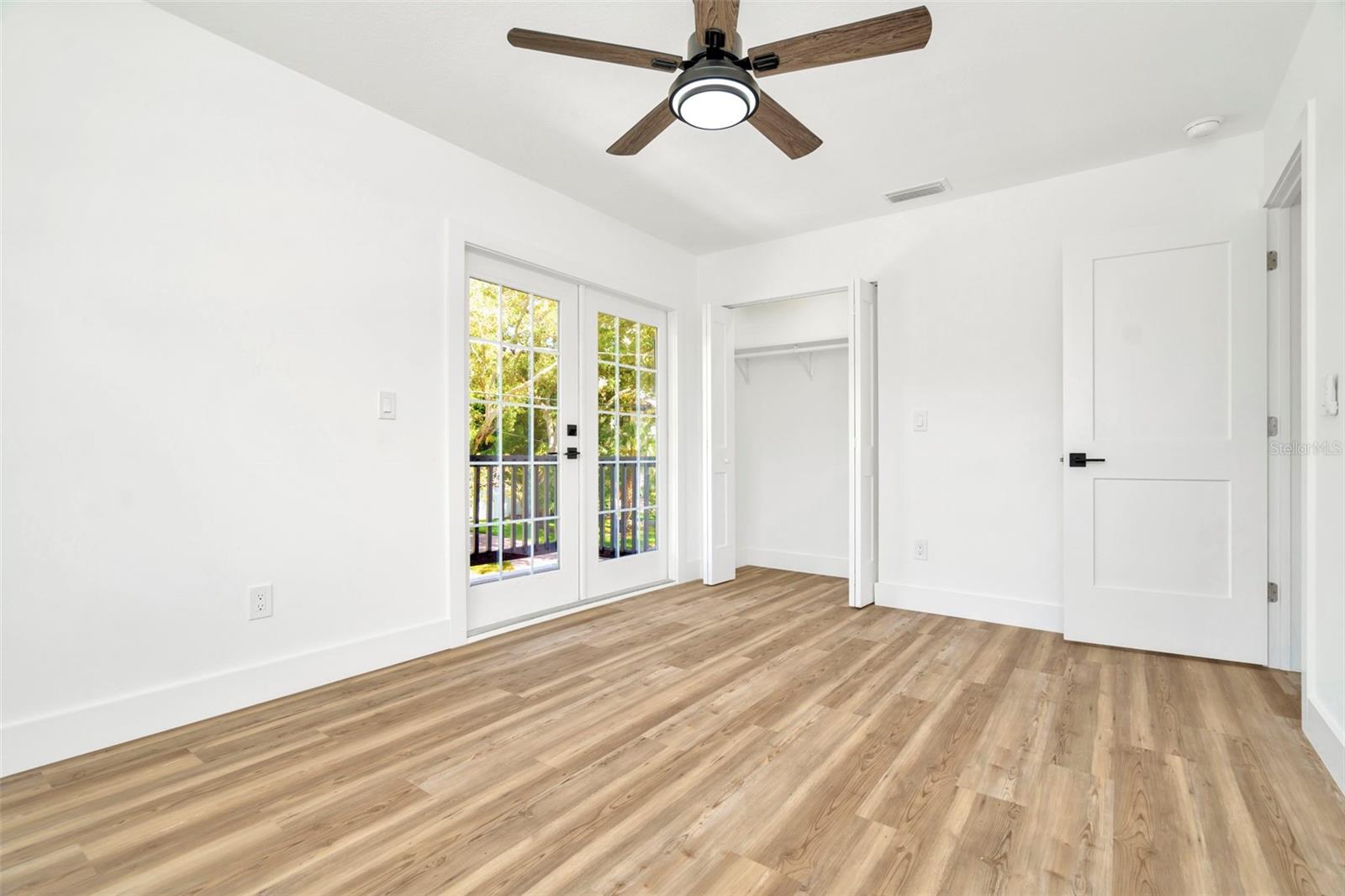 HENDERSON BEACH - Residential