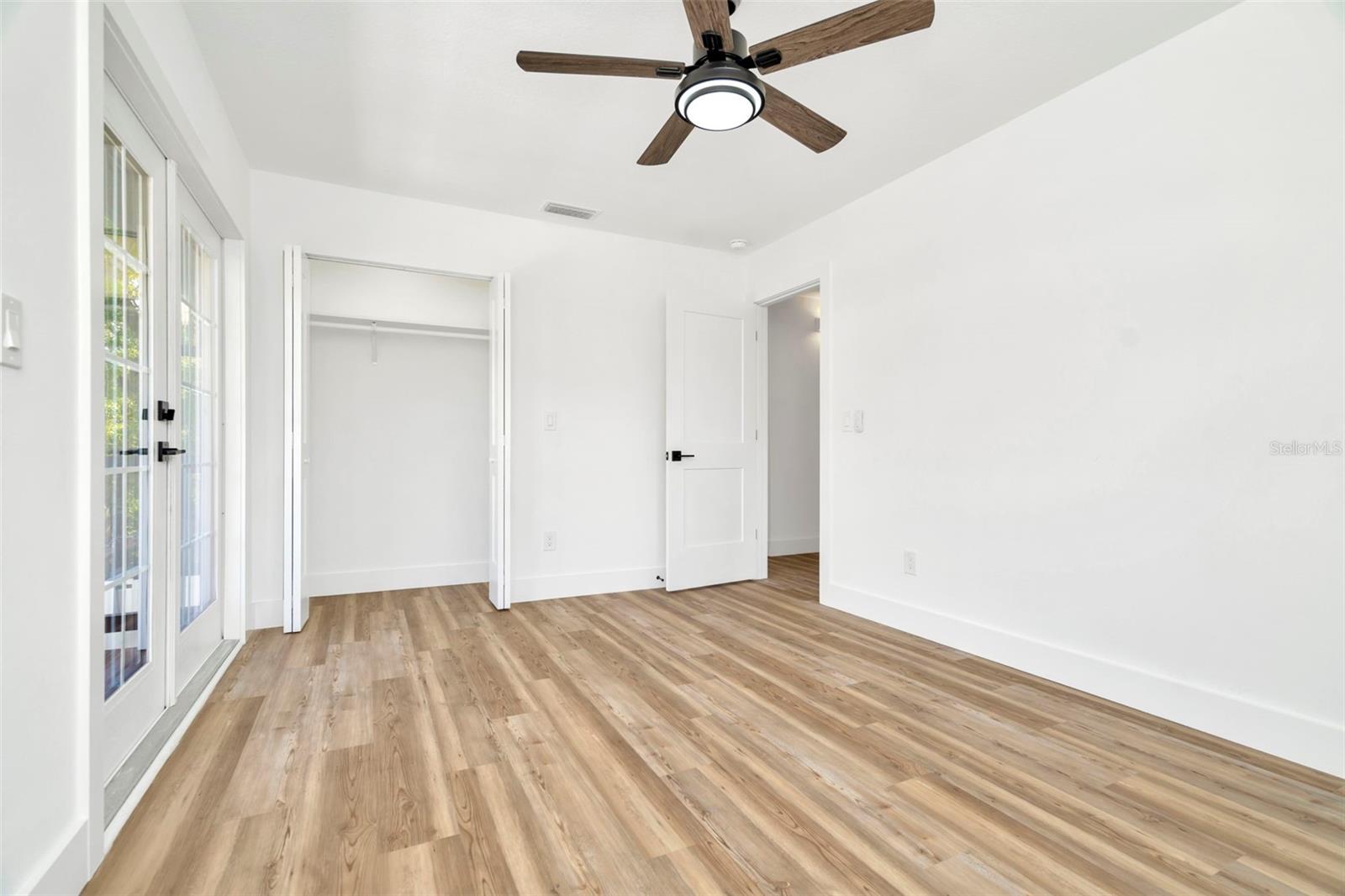 HENDERSON BEACH - Residential