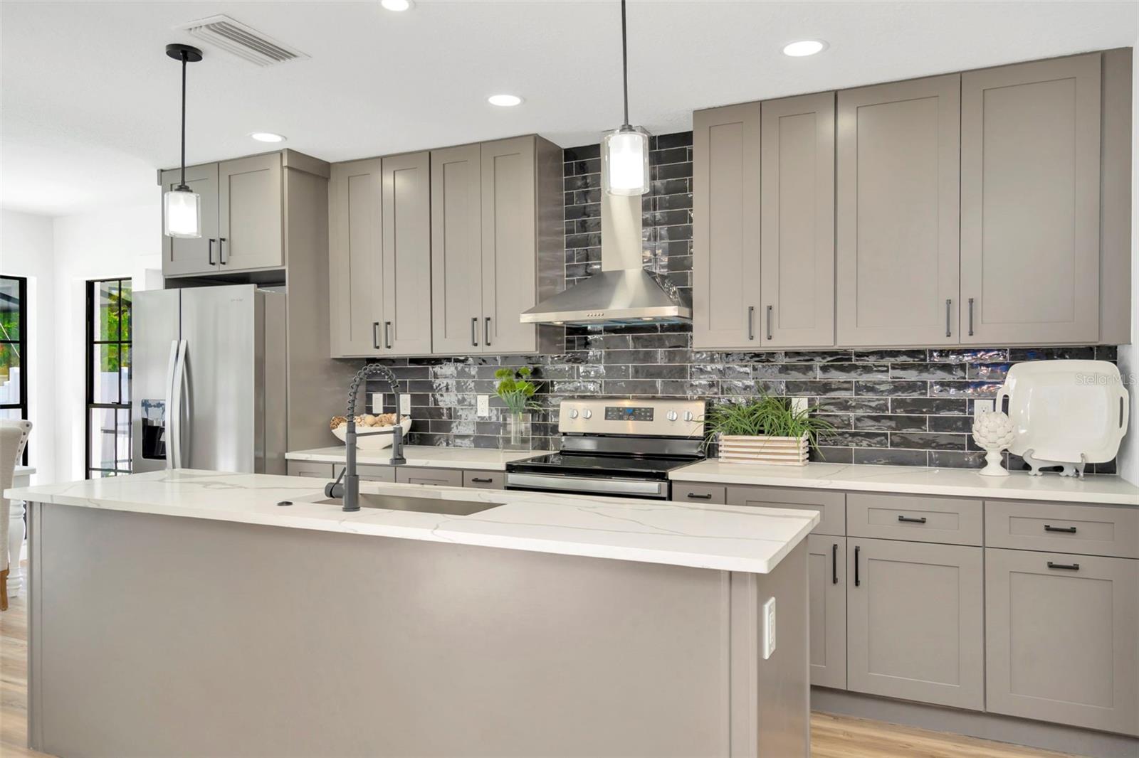 HENDERSON BEACH - Residential