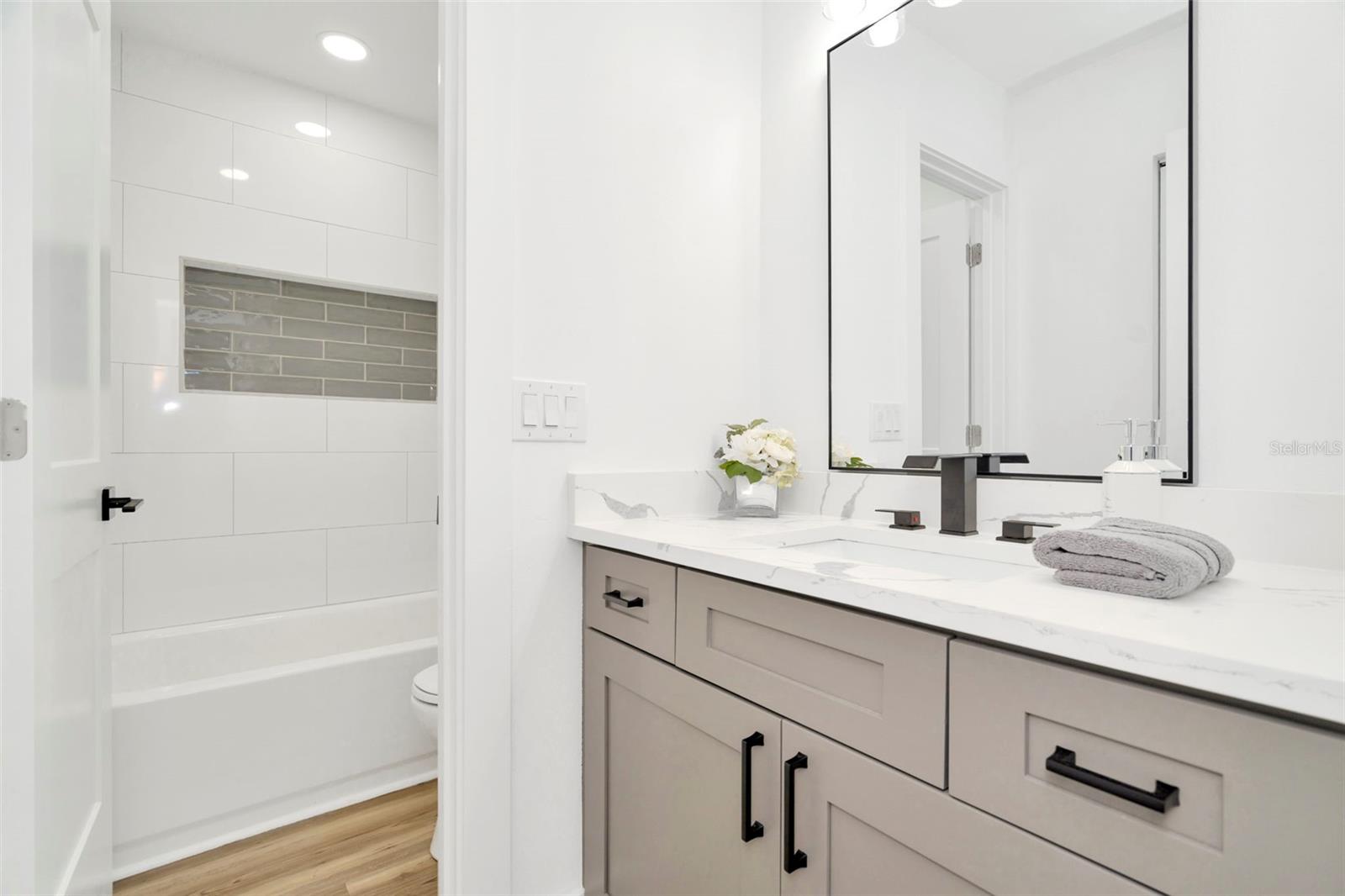 HENDERSON BEACH - Residential