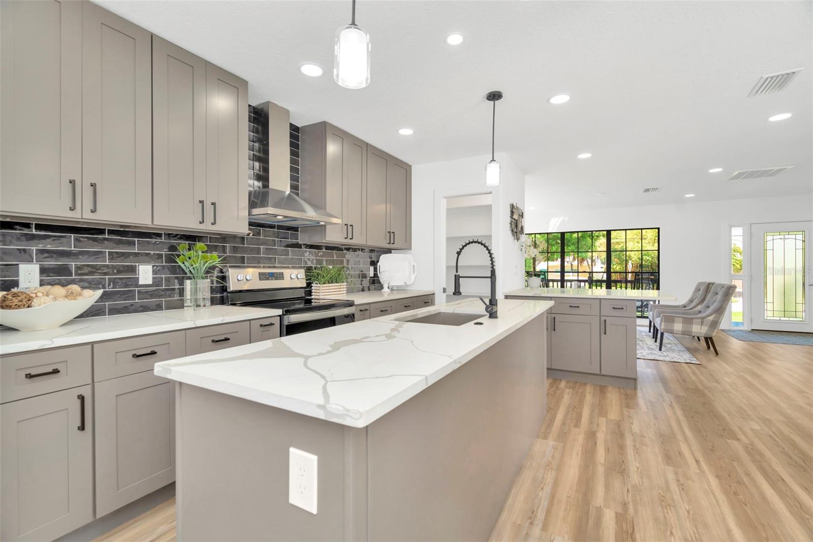 HENDERSON BEACH - Residential