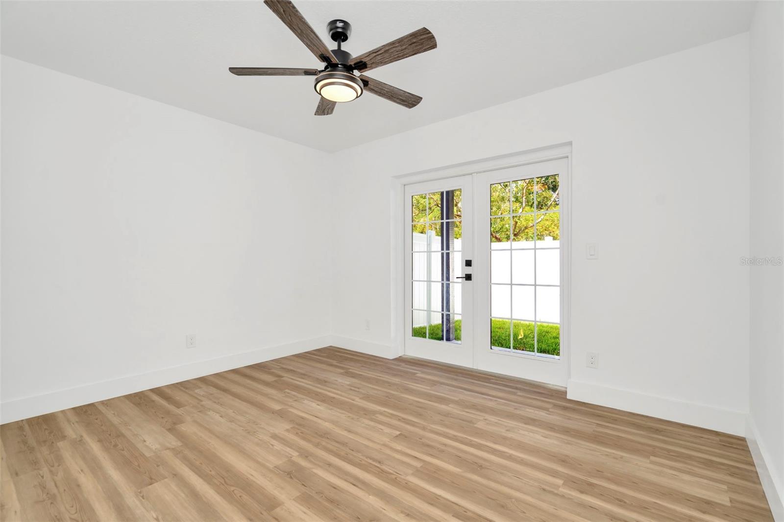 HENDERSON BEACH - Residential