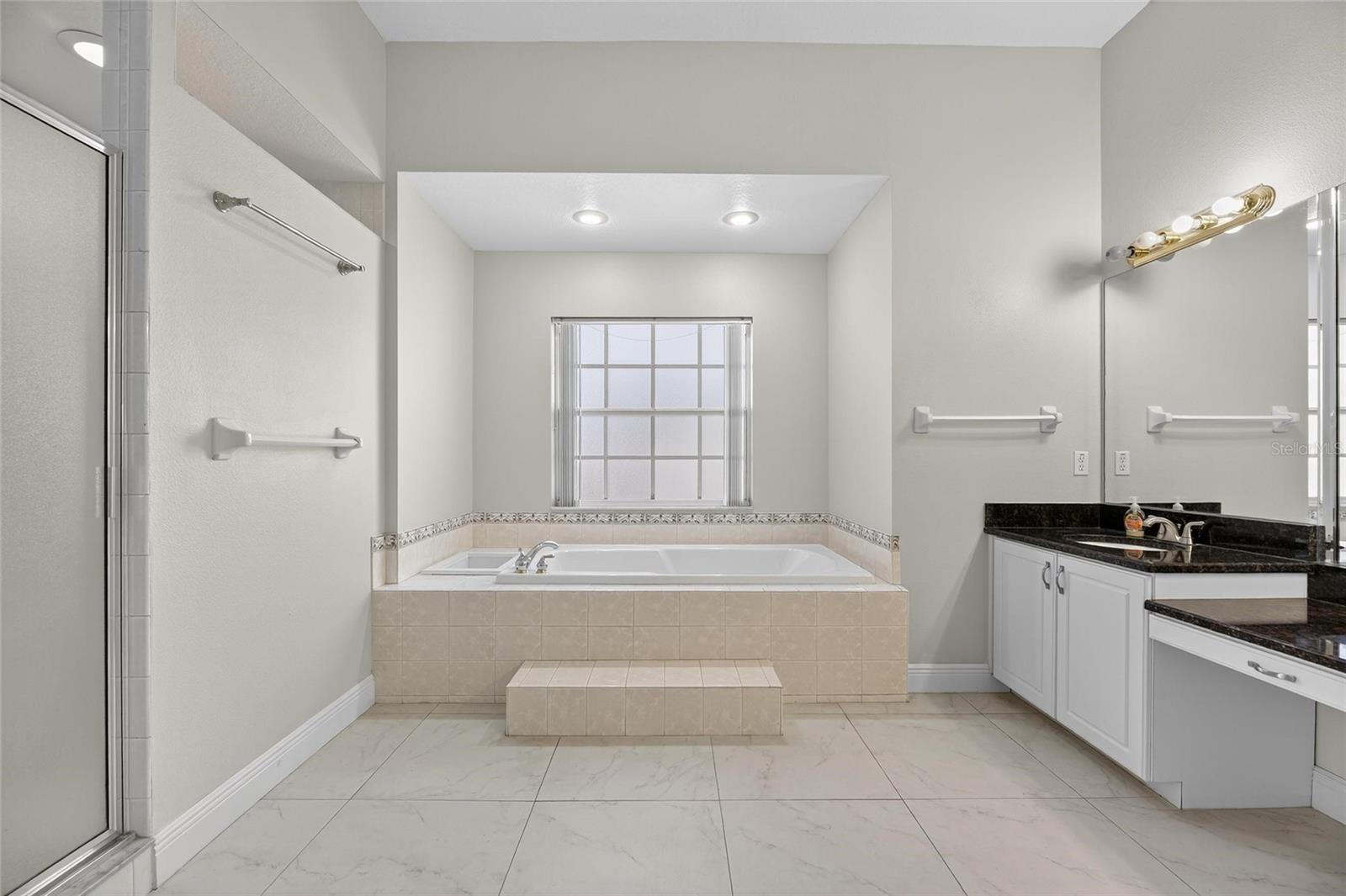 LAKE SHORE ESTATES 1ST ADD - Residential