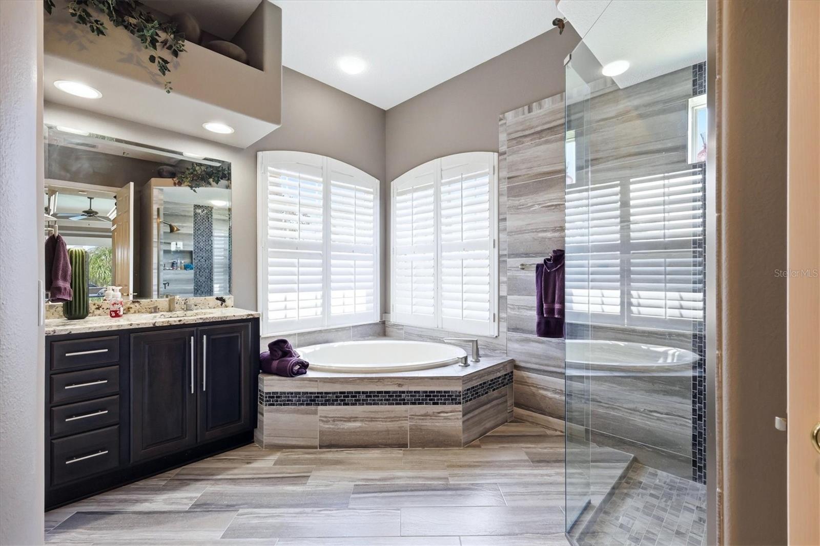 ANCIENT OAKS UNIT ONE - Residential