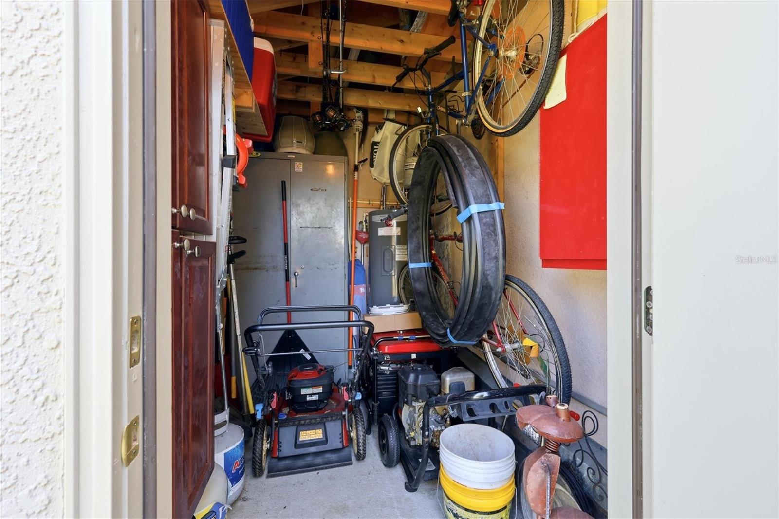 ANCIENT OAKS UNIT ONE - Residential