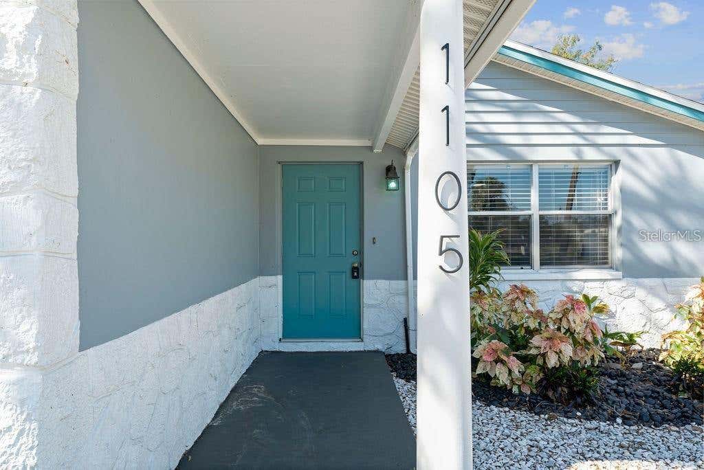 Photo of 1105 58th Street S, St Petersburg, FL 33707 (MLS # A4700515)