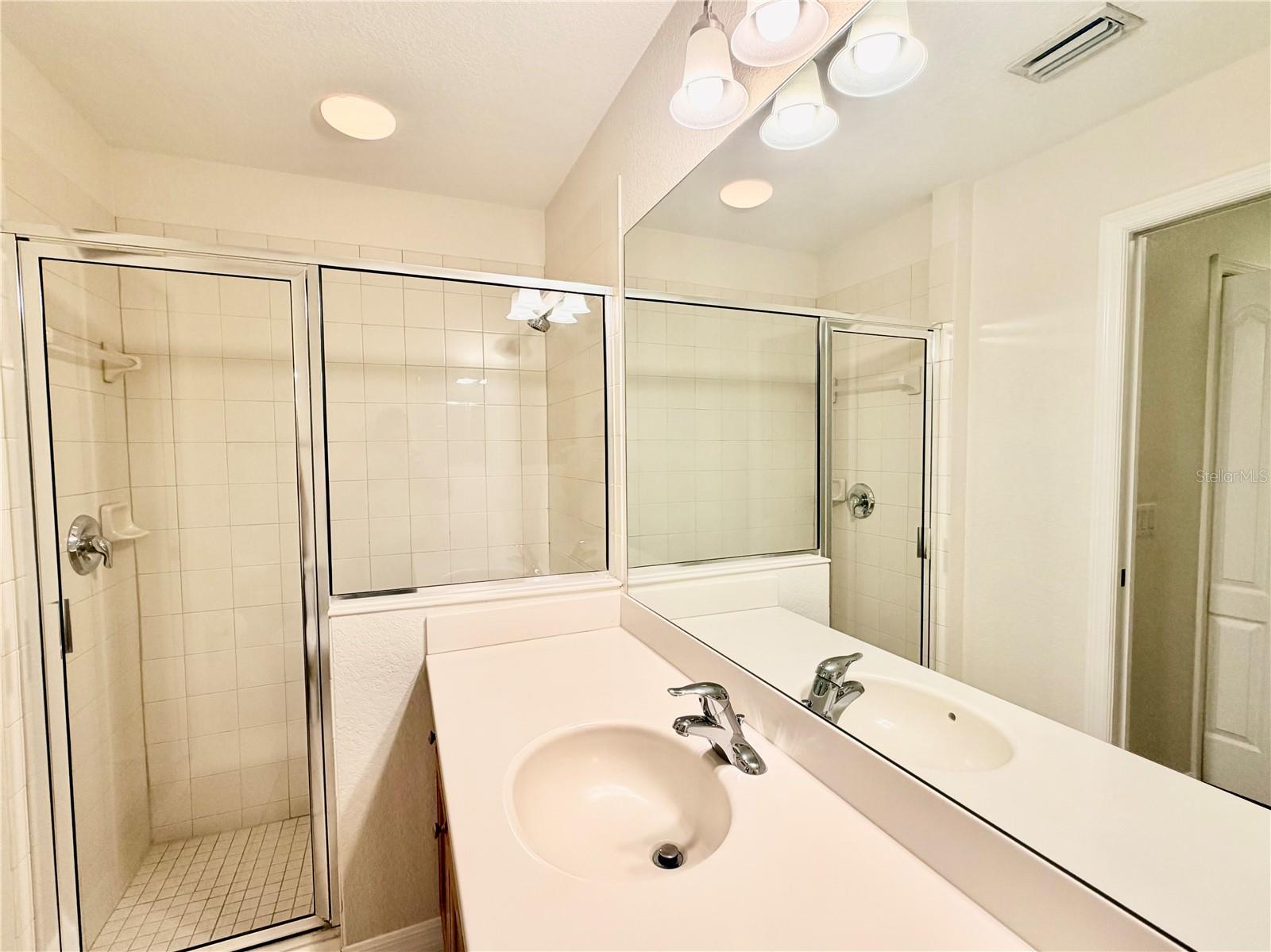 STONE HARBOUR I - Residential Lease