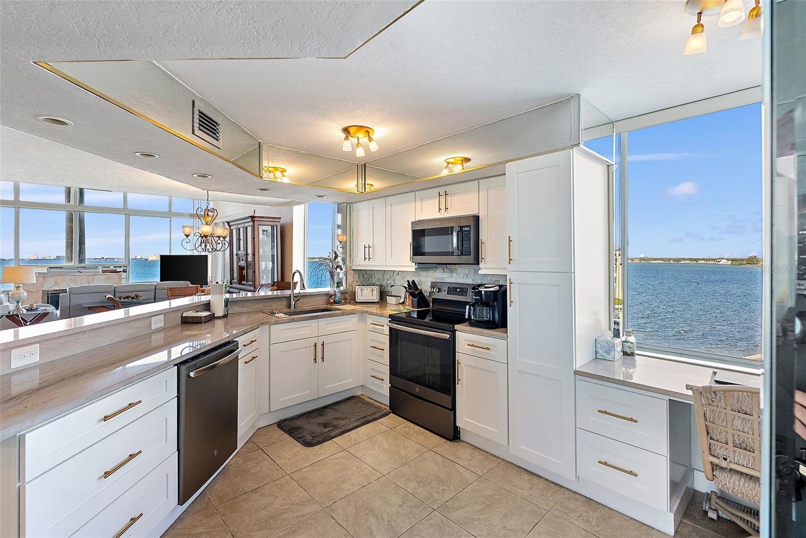 ISLA KEY CONDO - Residential