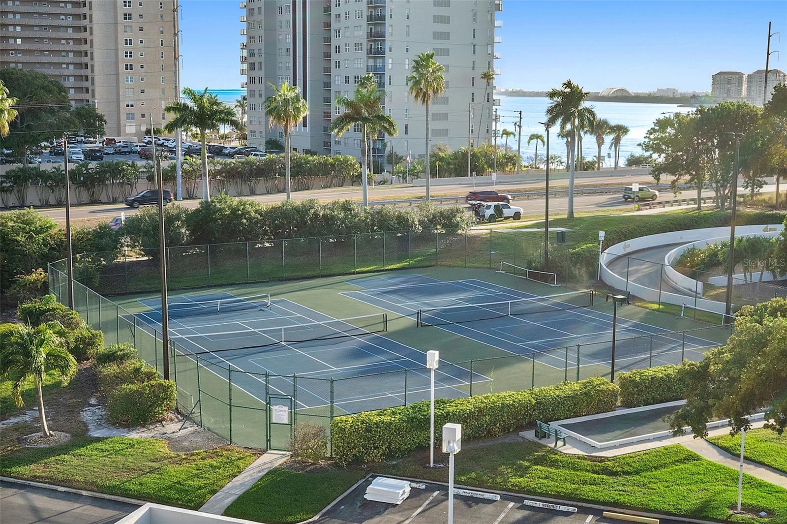 ISLA KEY CONDO - Residential