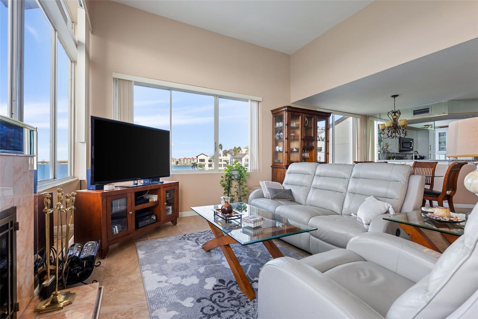 ISLA KEY CONDO - Residential