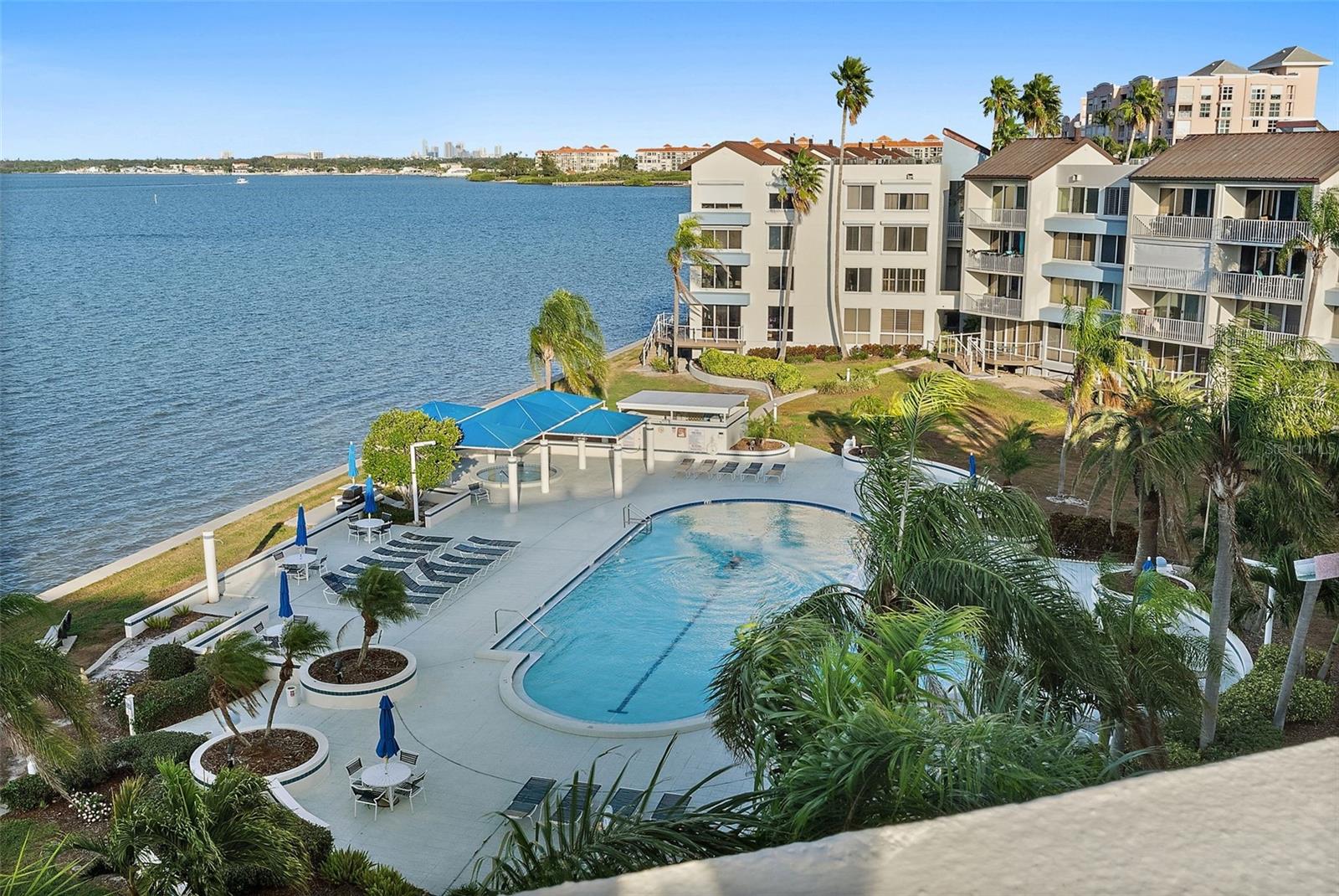 ISLA KEY CONDO - Residential