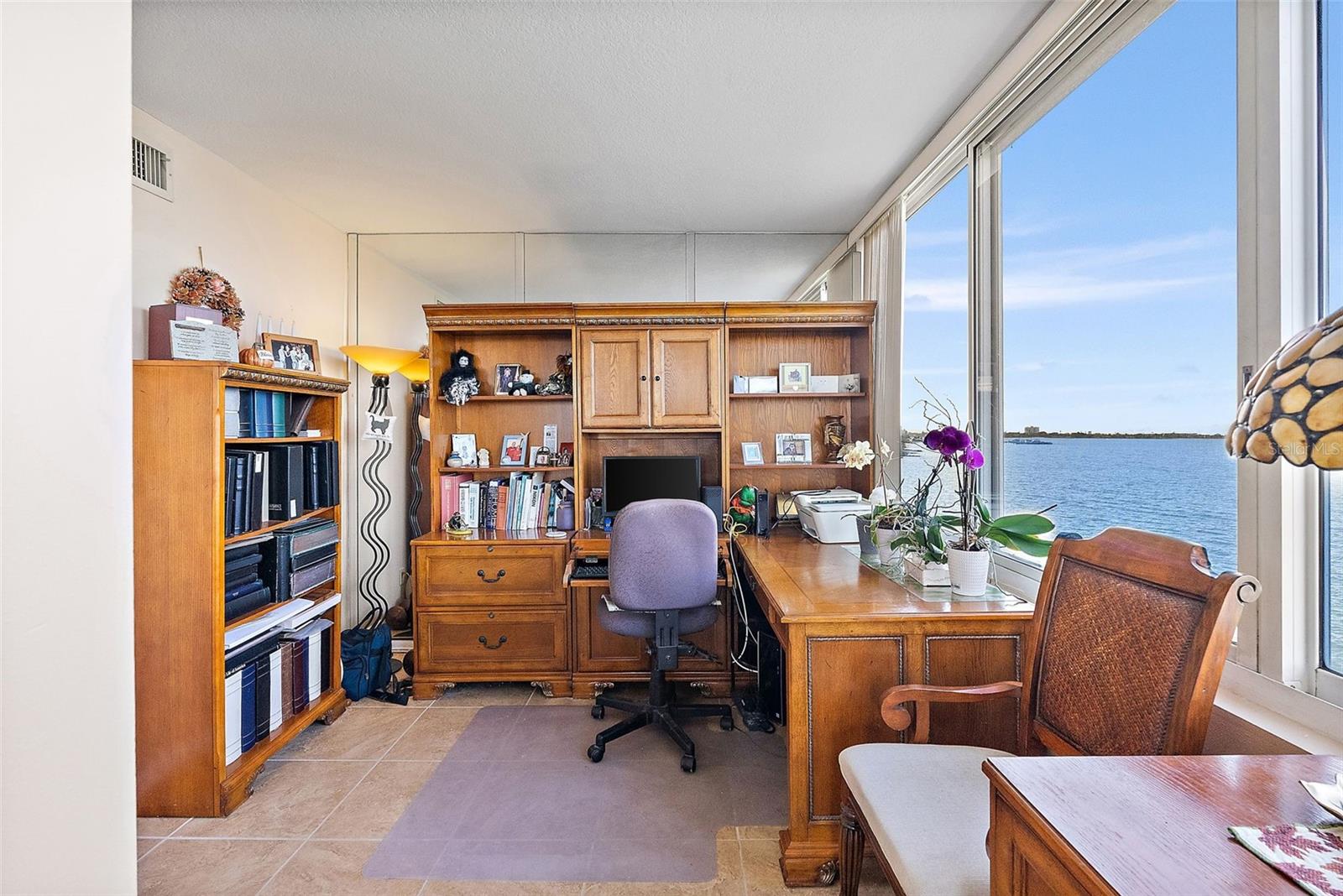 ISLA KEY CONDO - Residential