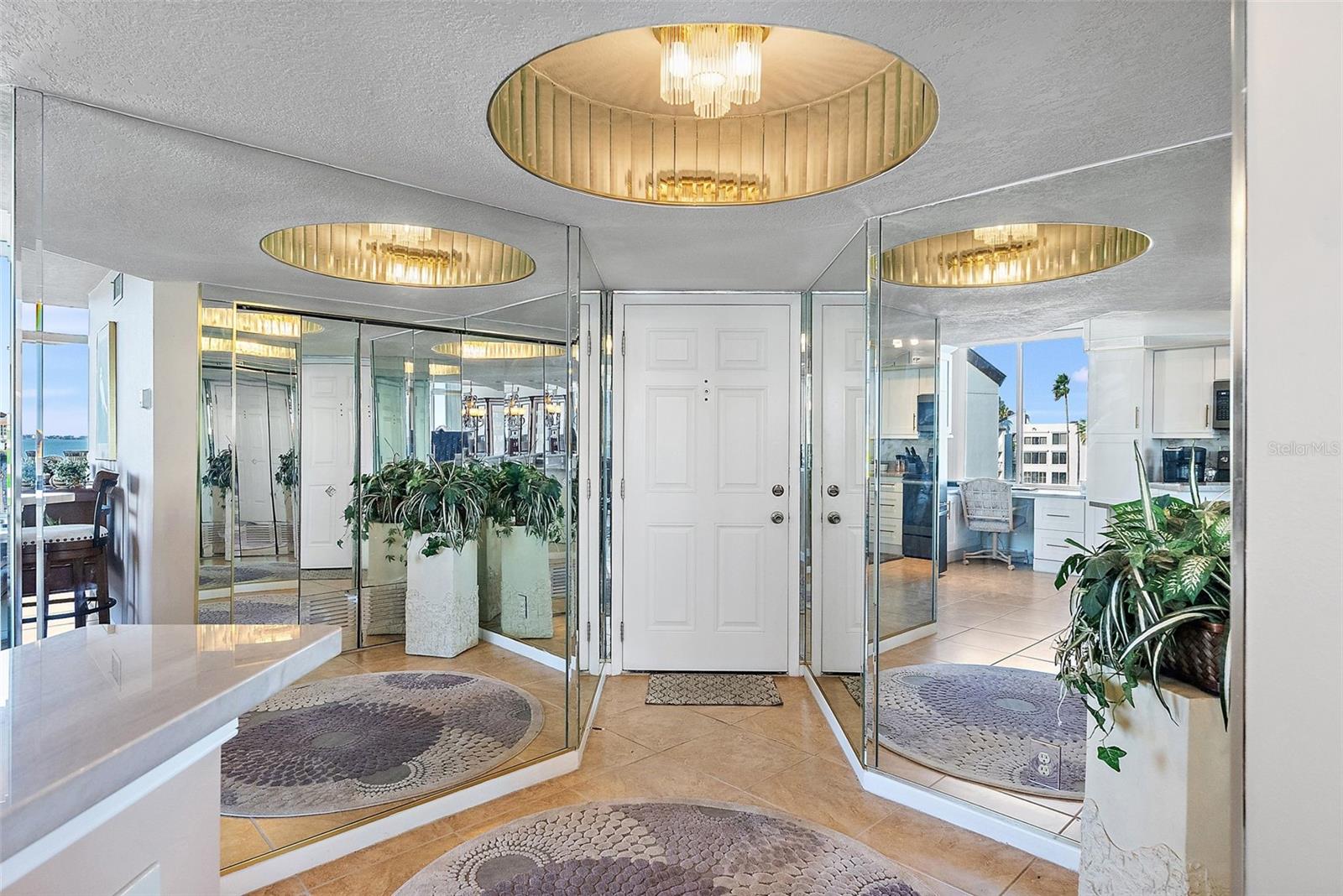 ISLA KEY CONDO - Residential